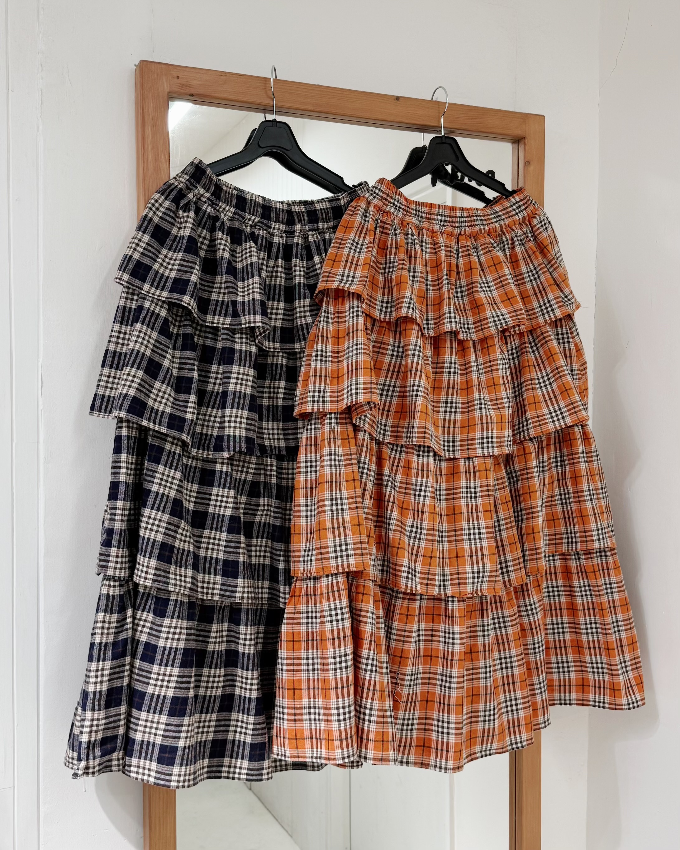 薄磨毛層層格紋半裙