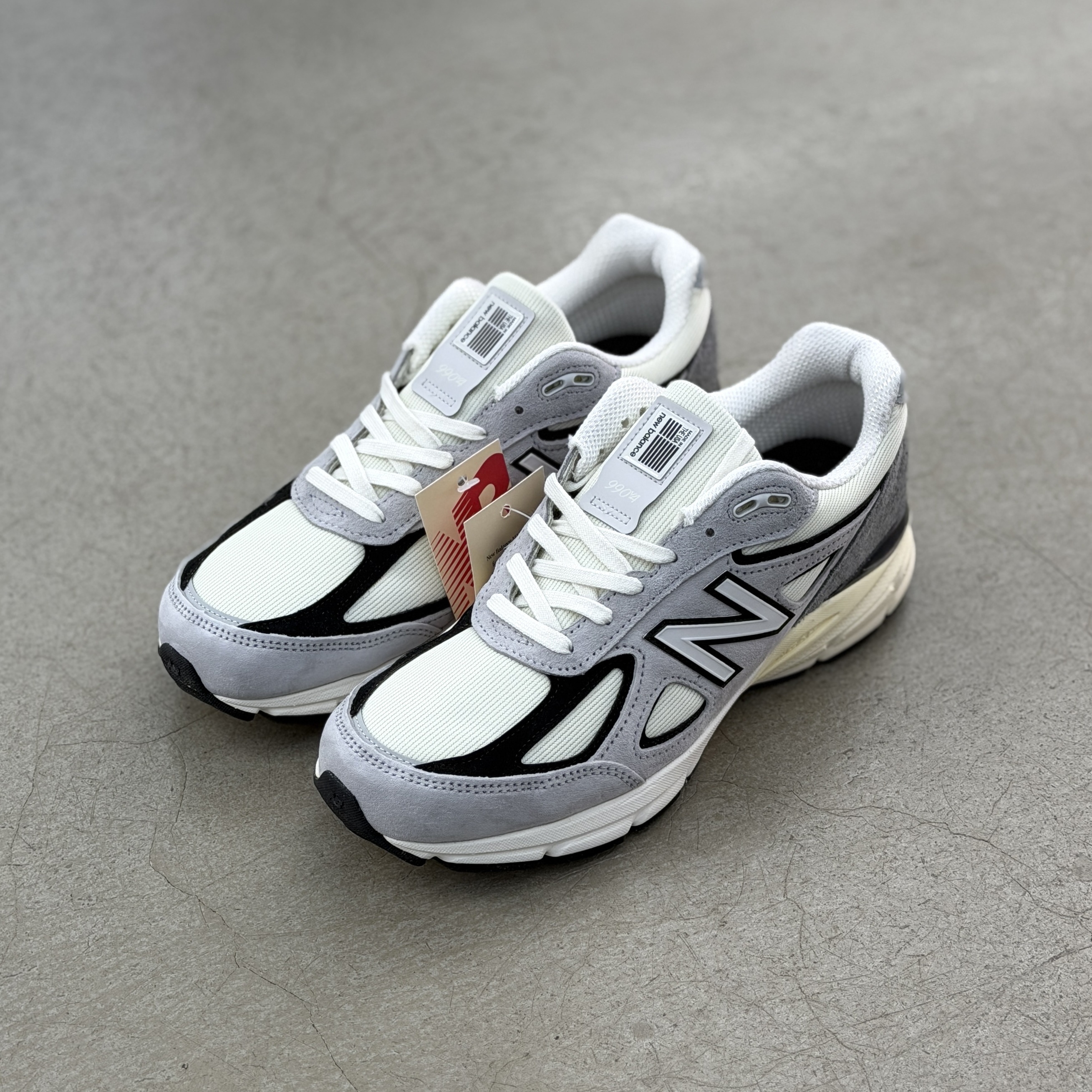 New Balance U990TG4
