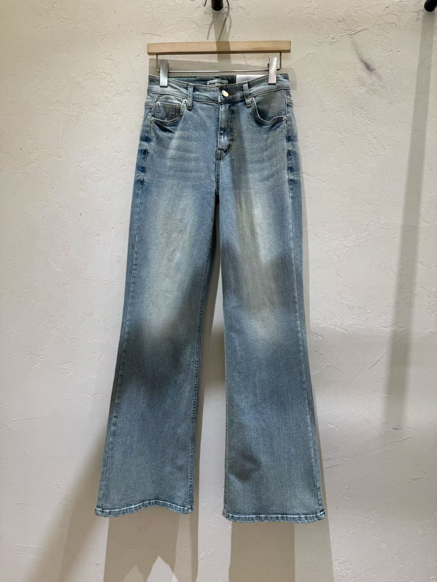 WJ5123 高腰貓鬚洗水微喇叭牛仔褲 *特價* (充值購物金不適用)