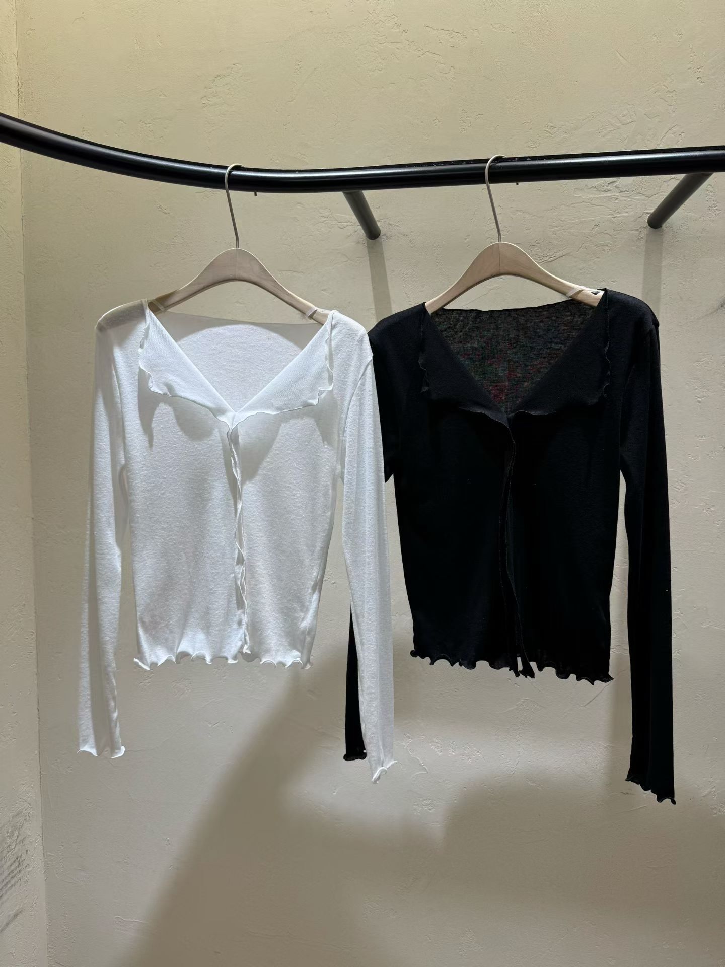 WJ5504 木耳花邊上衣 *特價* (充值購物金不適用)