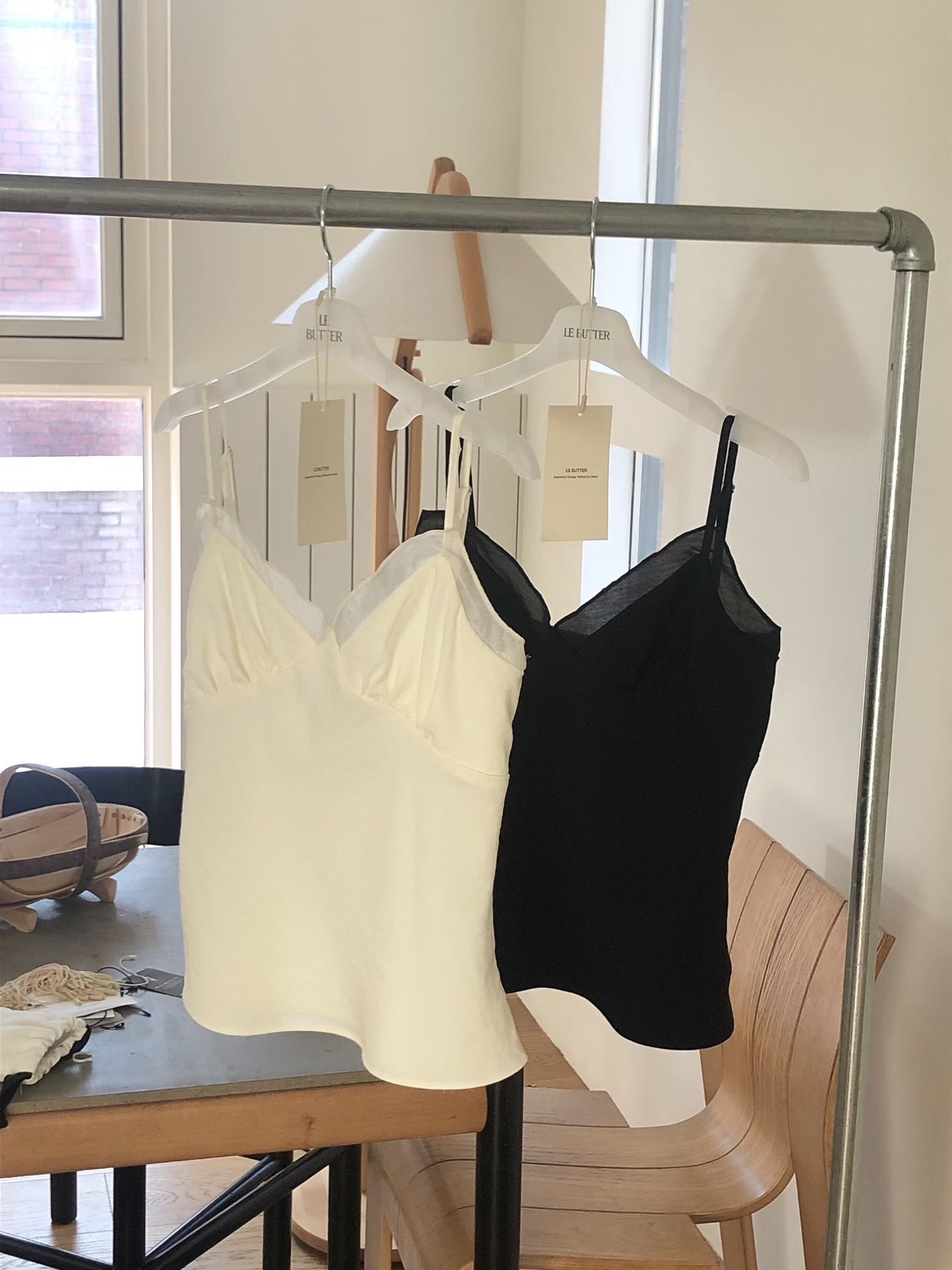 LB5518 網紗邊V領吊帶 *特價* (充值購物金不適用)