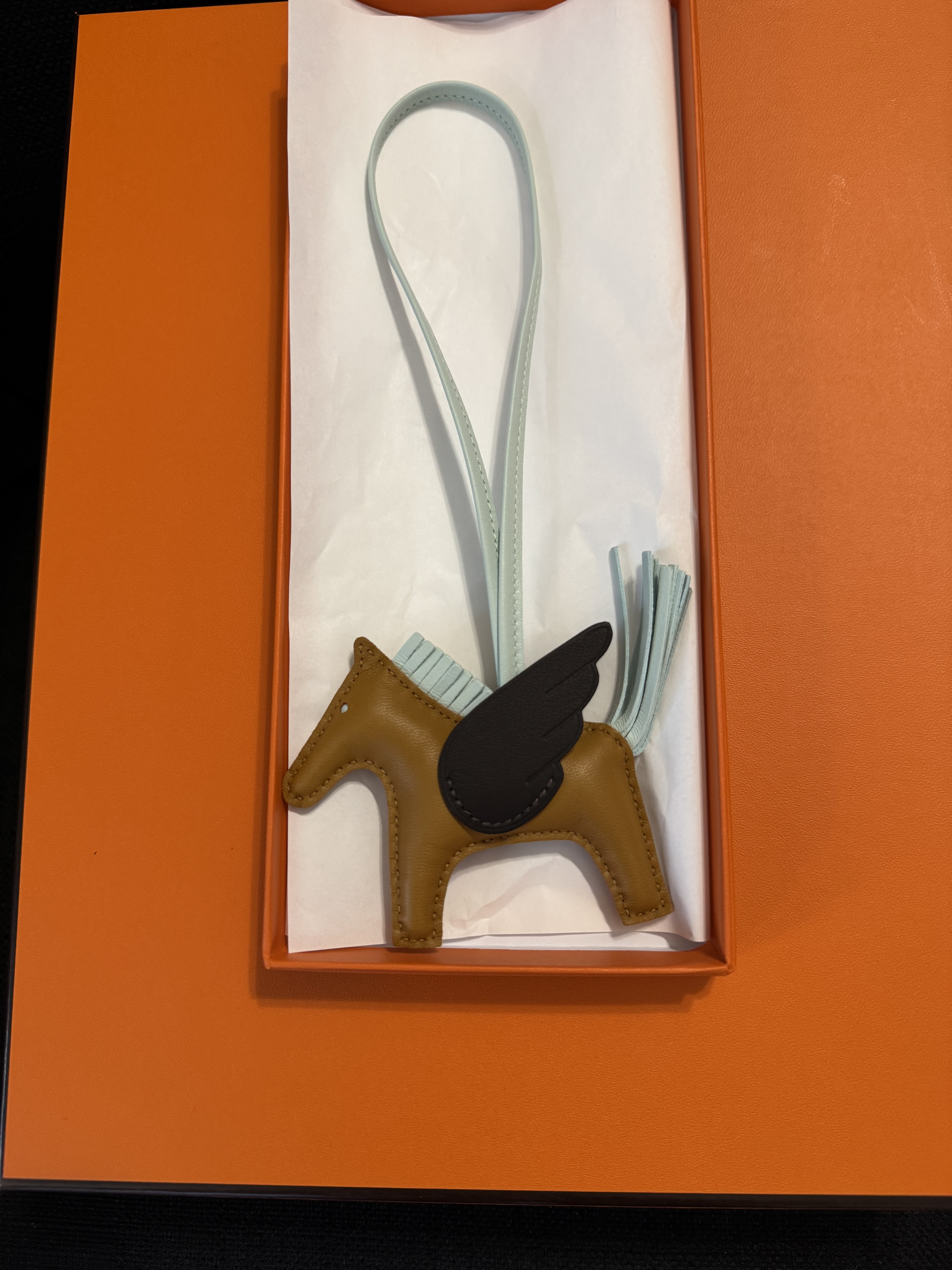 Rodeo Pegase PM charm Sésame / Vert Peppermint / Bai Brun