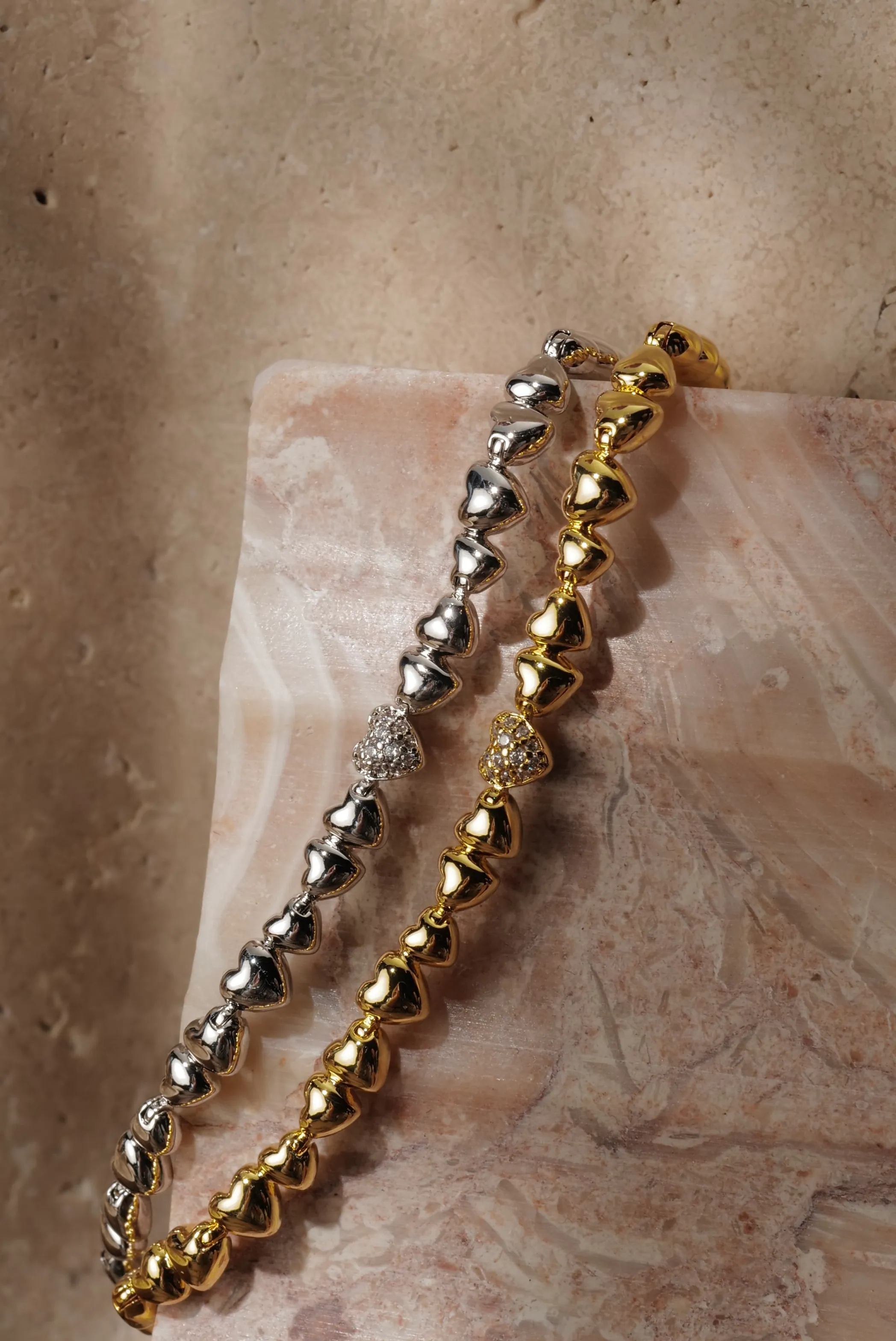 💛謝謝大家的支持與陪伴，祝福大家馬年步步生風、好運旺旺來、開心圓滿福氣滿袋，帶著初心綻放燦爛笑容，新年快樂～💛