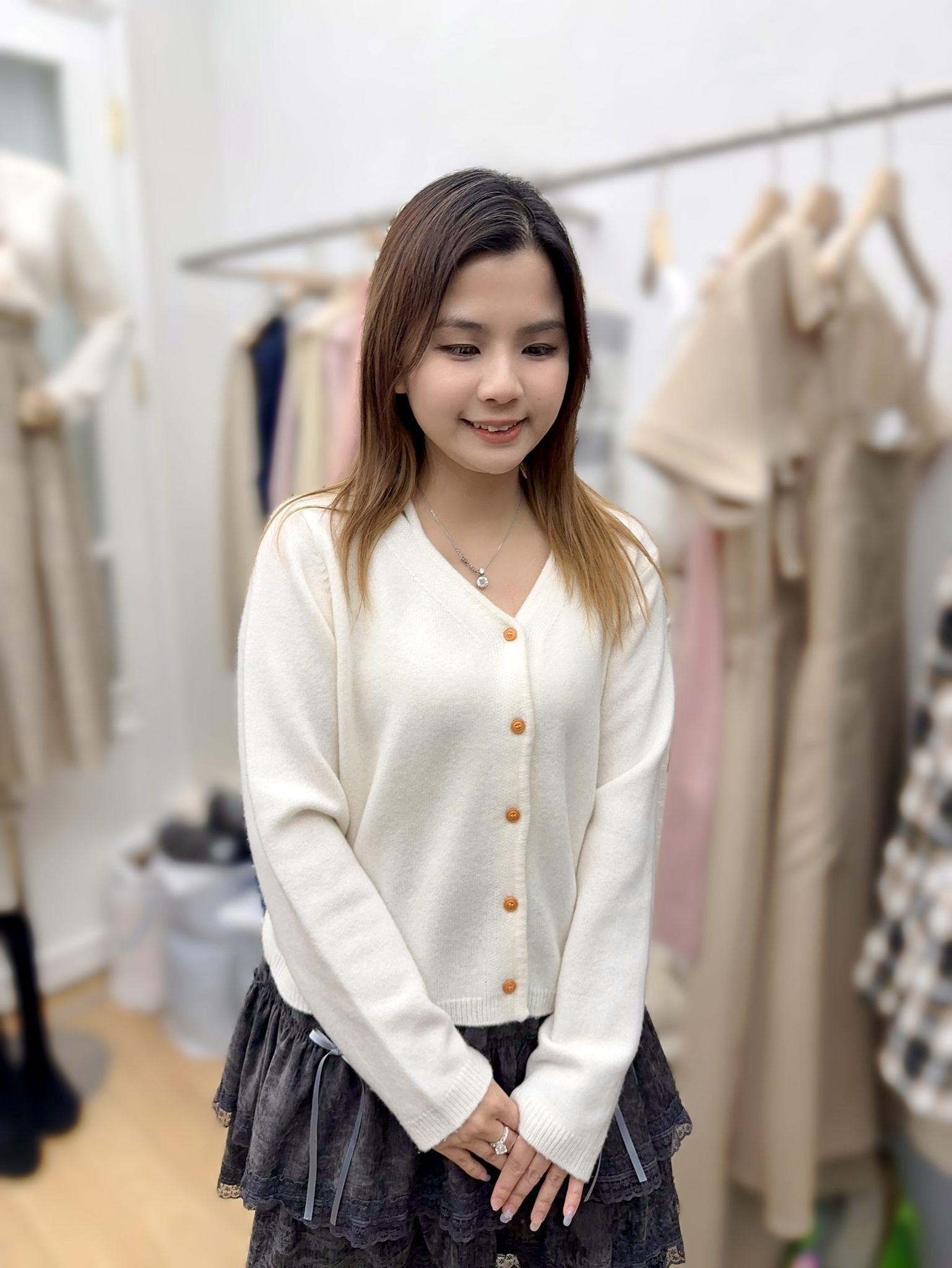 RE16 羊毛70 % 胸 42-33 長 19.5$419 (一口價)