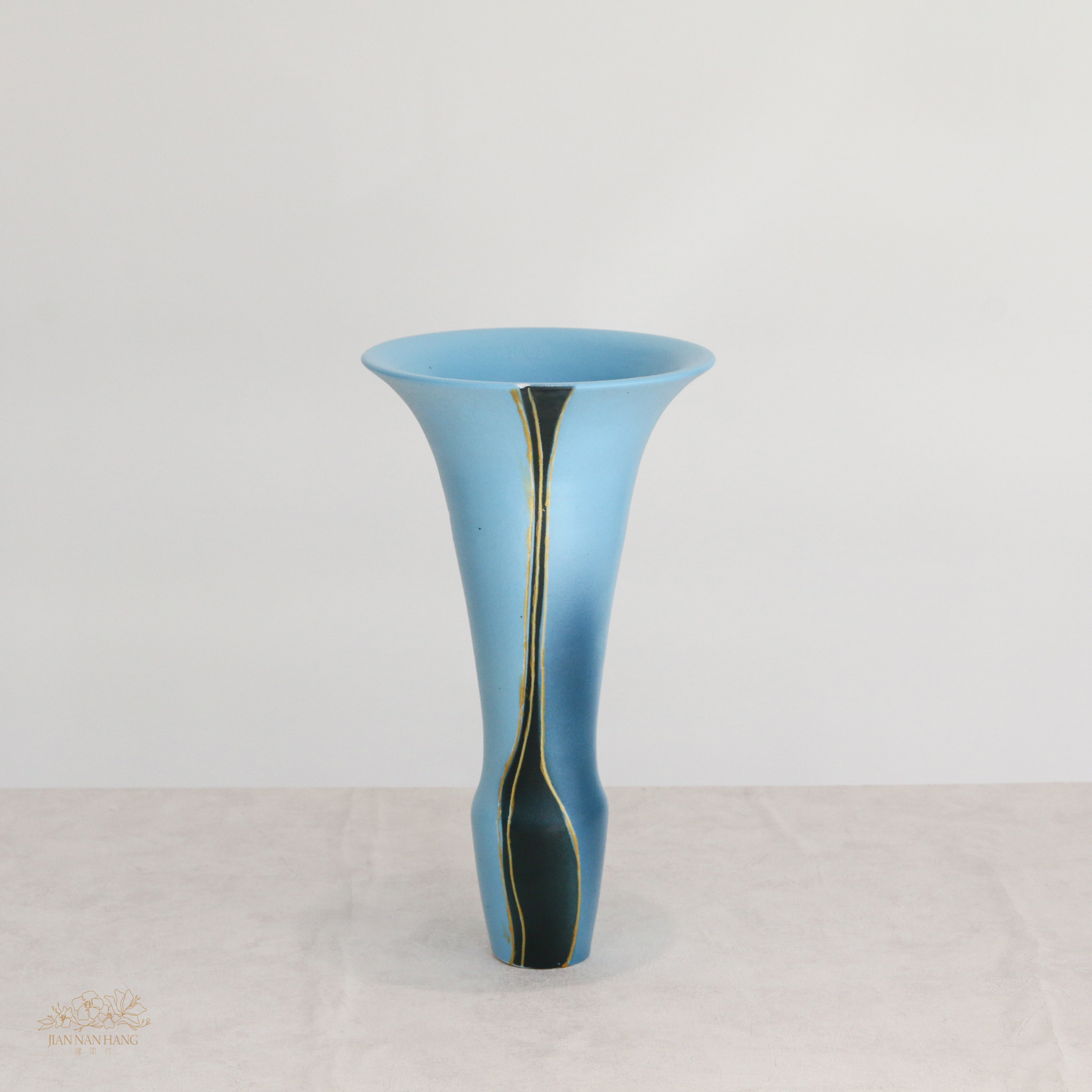 手作陶瓷花器-梅開(瑕疵)