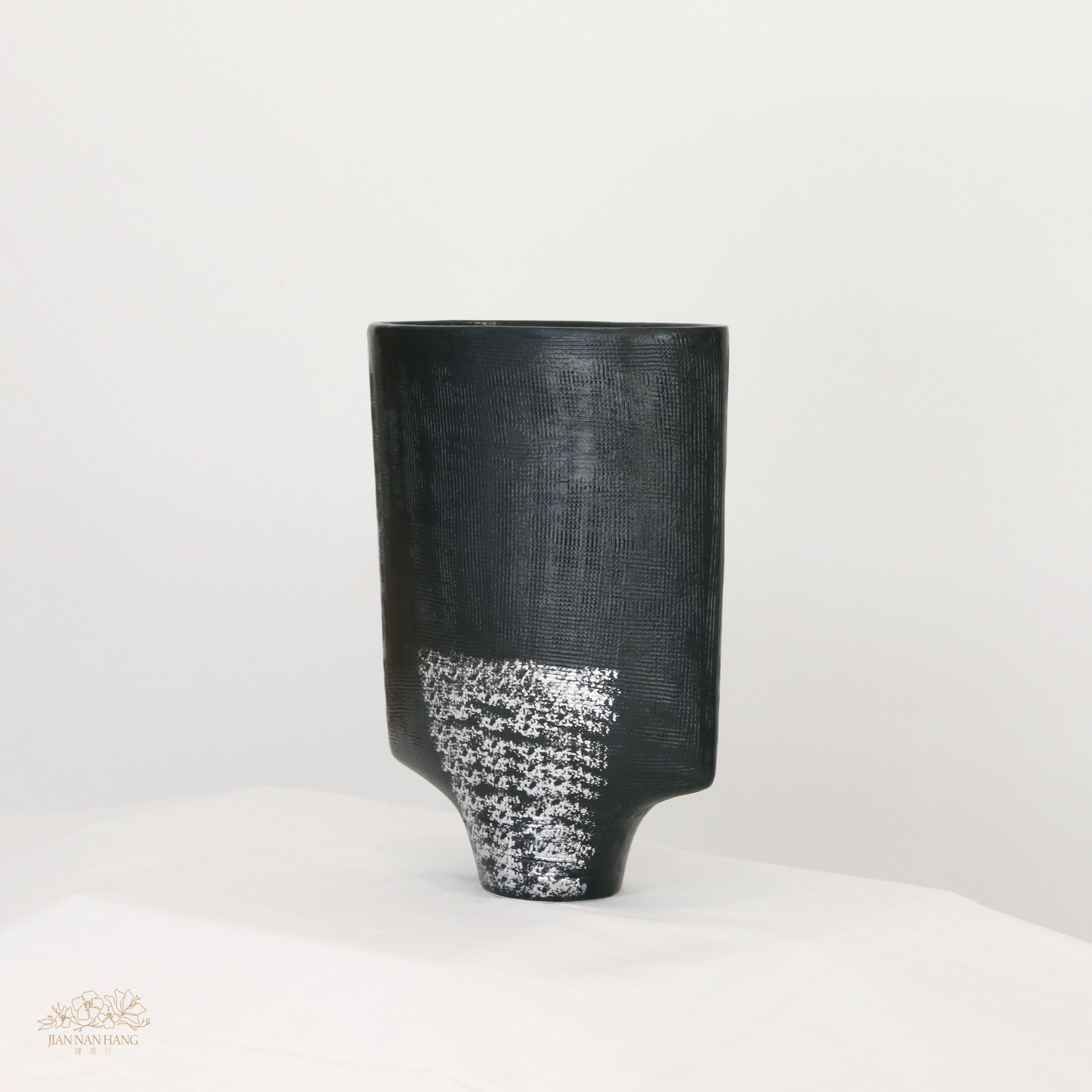 手作陶瓷花器-未了情 黑