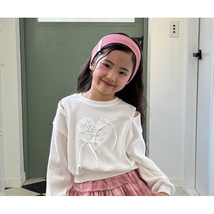 正韓春second moment  兩色愛心緞帶蝴蝶結上衣