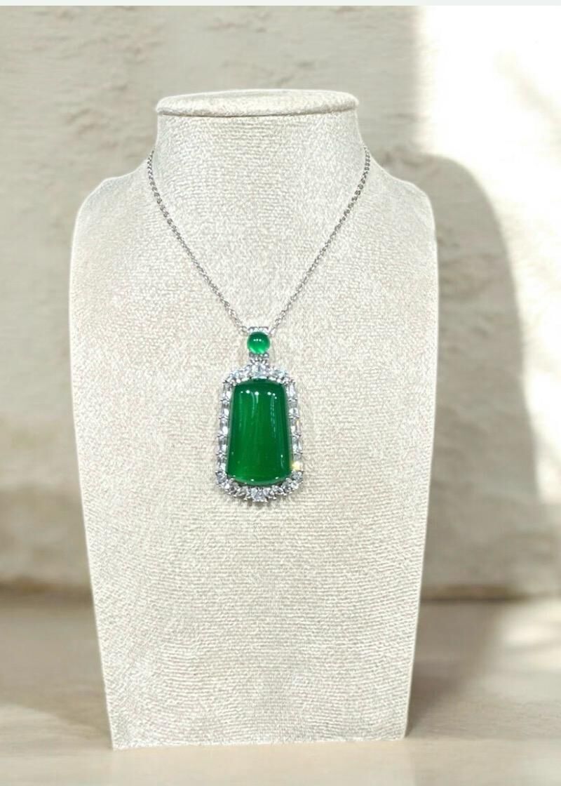 0211PT28-開運手飾PT-5A級綠玉髓無事牌 3x2cm 送頸鍊 鍊長17吋 (A28)