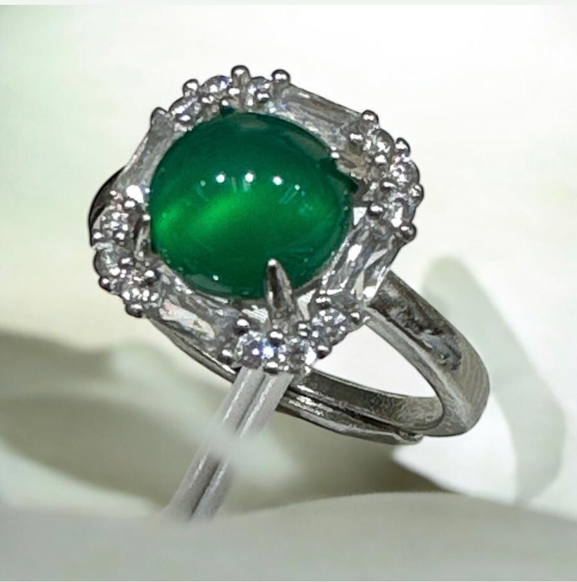 0211PT30-開運手飾PT-5A級綠玉髓蛋面四邊碎石開口戎指 蛋面0.7cm (A30)