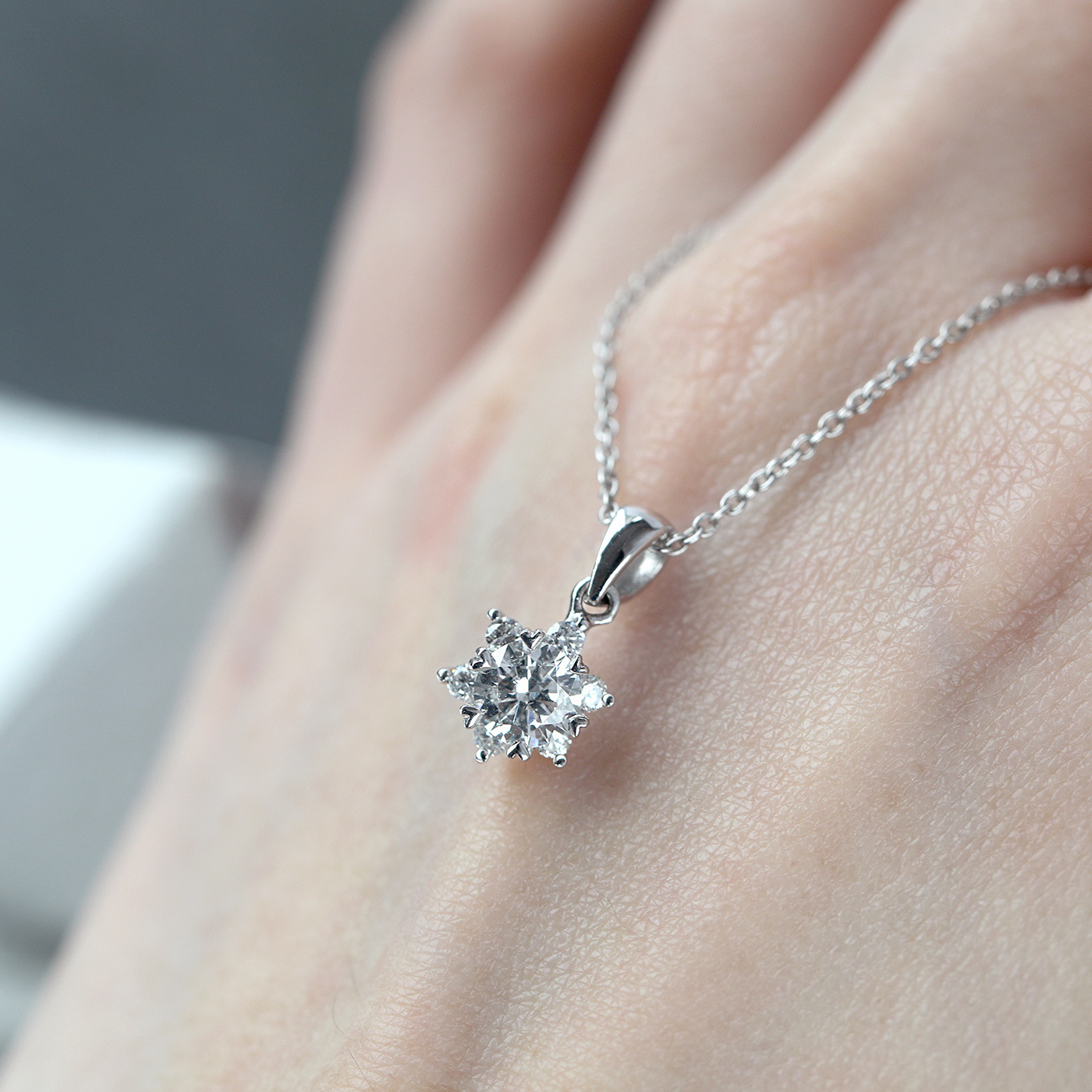 凝雪微光 — GIA50分鑽石項鍊