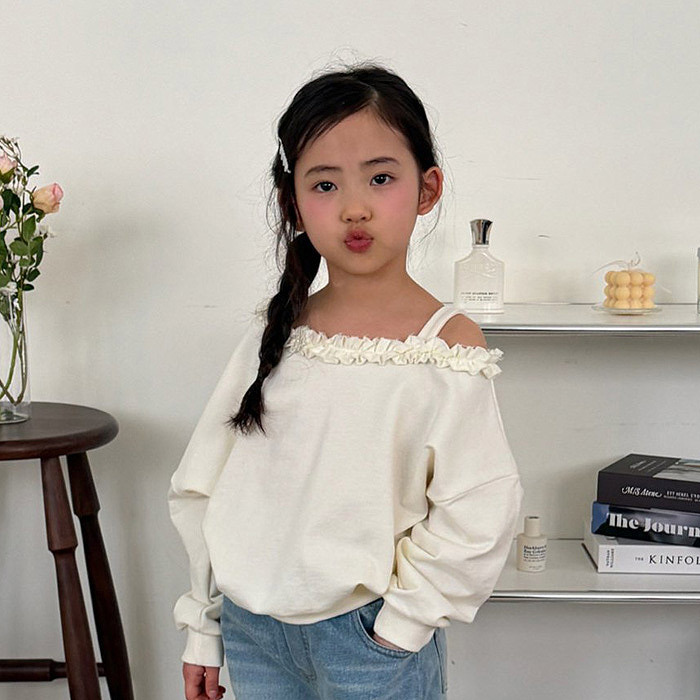 正韓春second moment  兩色花瓣奶油上衣