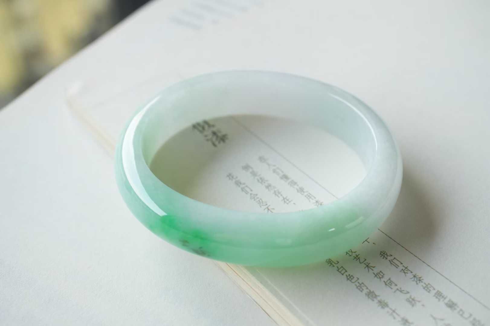 12382 50.5mm翡翠冰飄辣陽綠貴妃手鐲 (50-52)