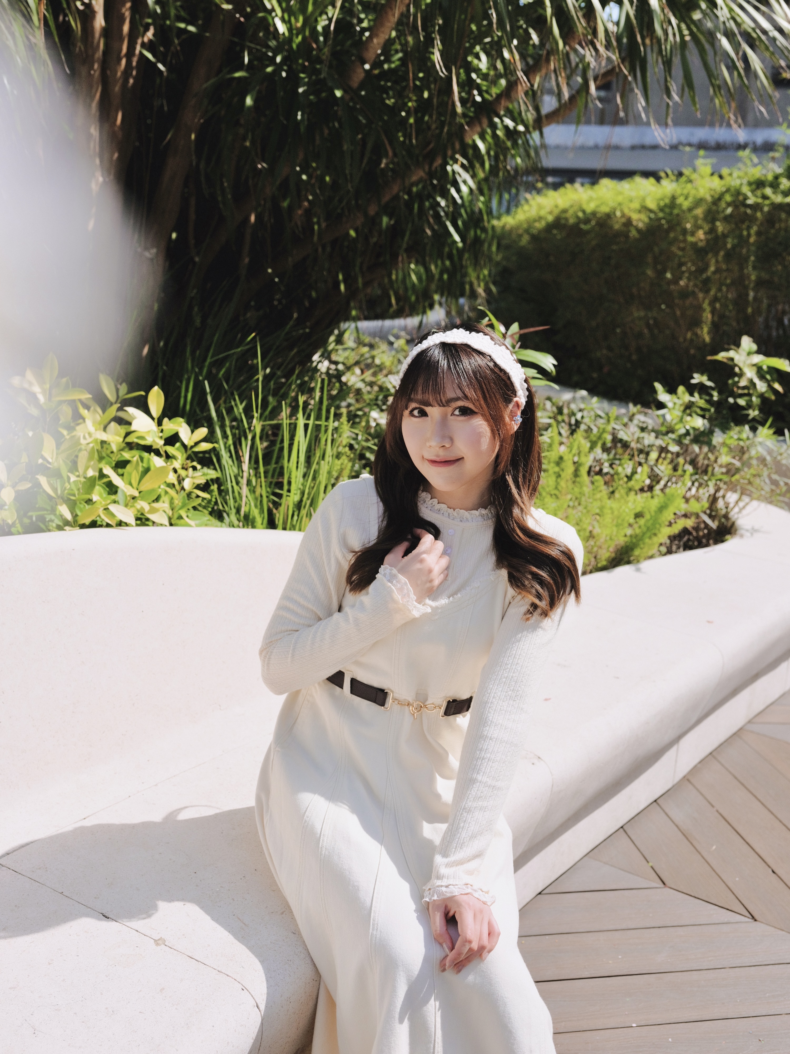 三色 / 假兩件蕾絲鈕扣長袖上衣 / Faux-Layered Lace Trim Henley Top