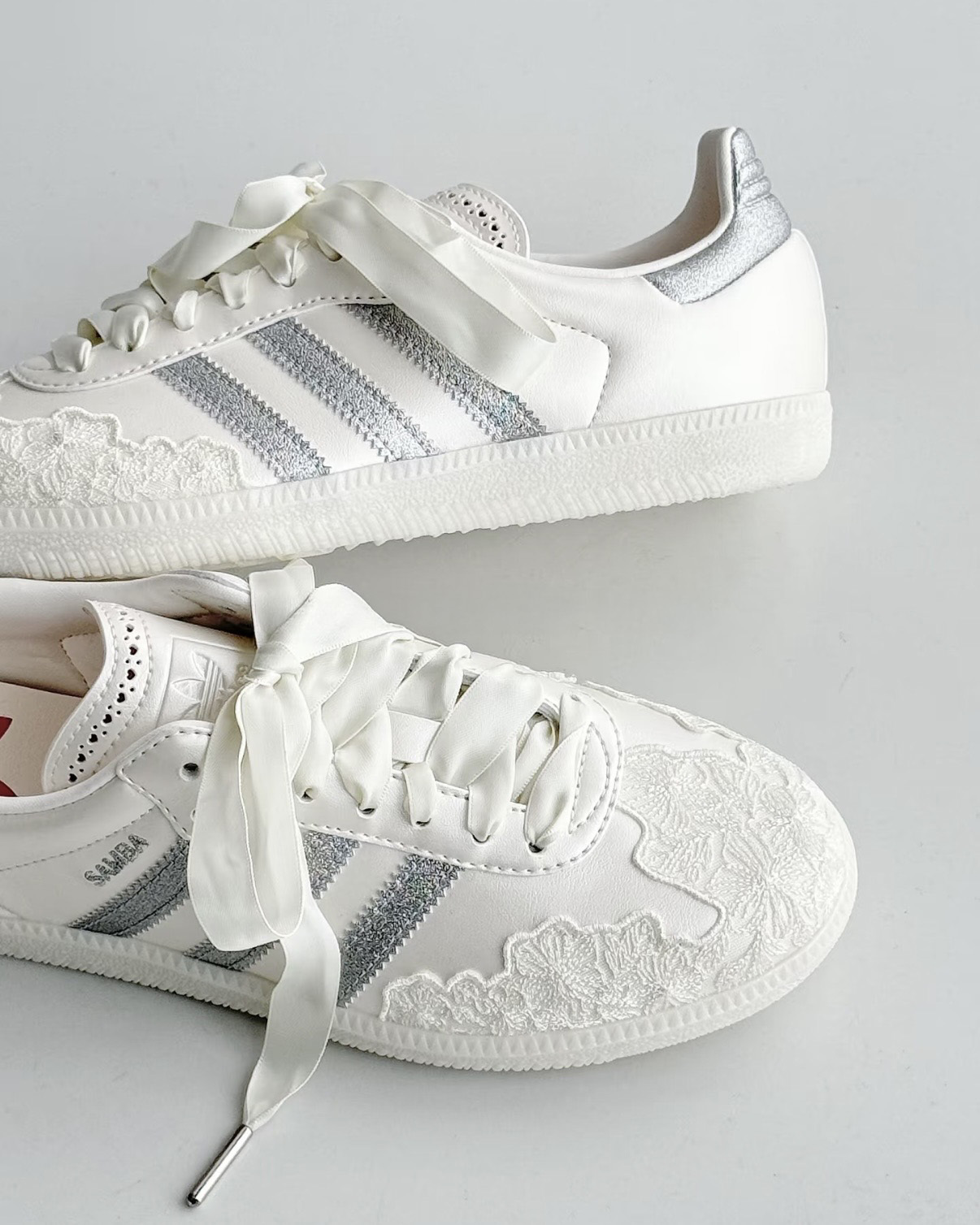 ADIDAS SAMBA OG 2026年 情人節限定 白珠光蕾絲 灰銀 銀蔥 奶油白 米白 女鞋 HP3658 / 預購