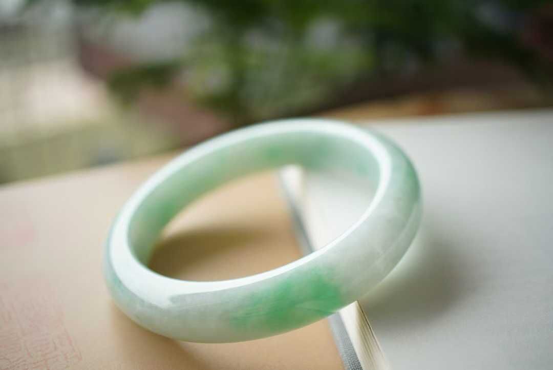 12385 57.5mm翡翠冰飄綠正圈手鐲 (56-58)