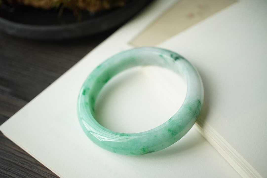 翡翠辣綠花正圈手鐲,天然翡翠A玉, 緬甸玉, Jade, Jadeite