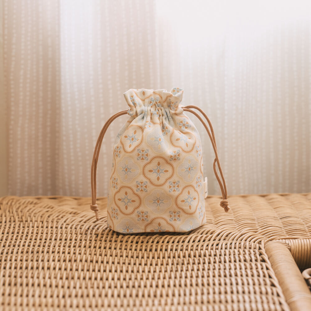 Small Purse-String Bag/Begonia Glass Pattern/Sweet Almond