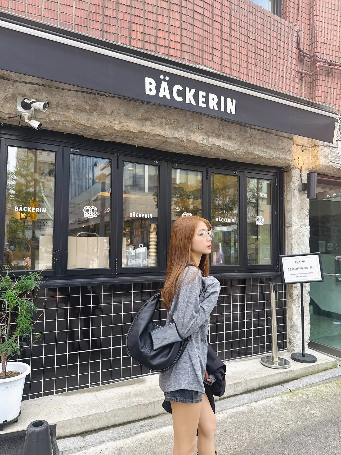 奈奈包色最貴棟設計師高級真皮時髦拉鍊大包（2色）