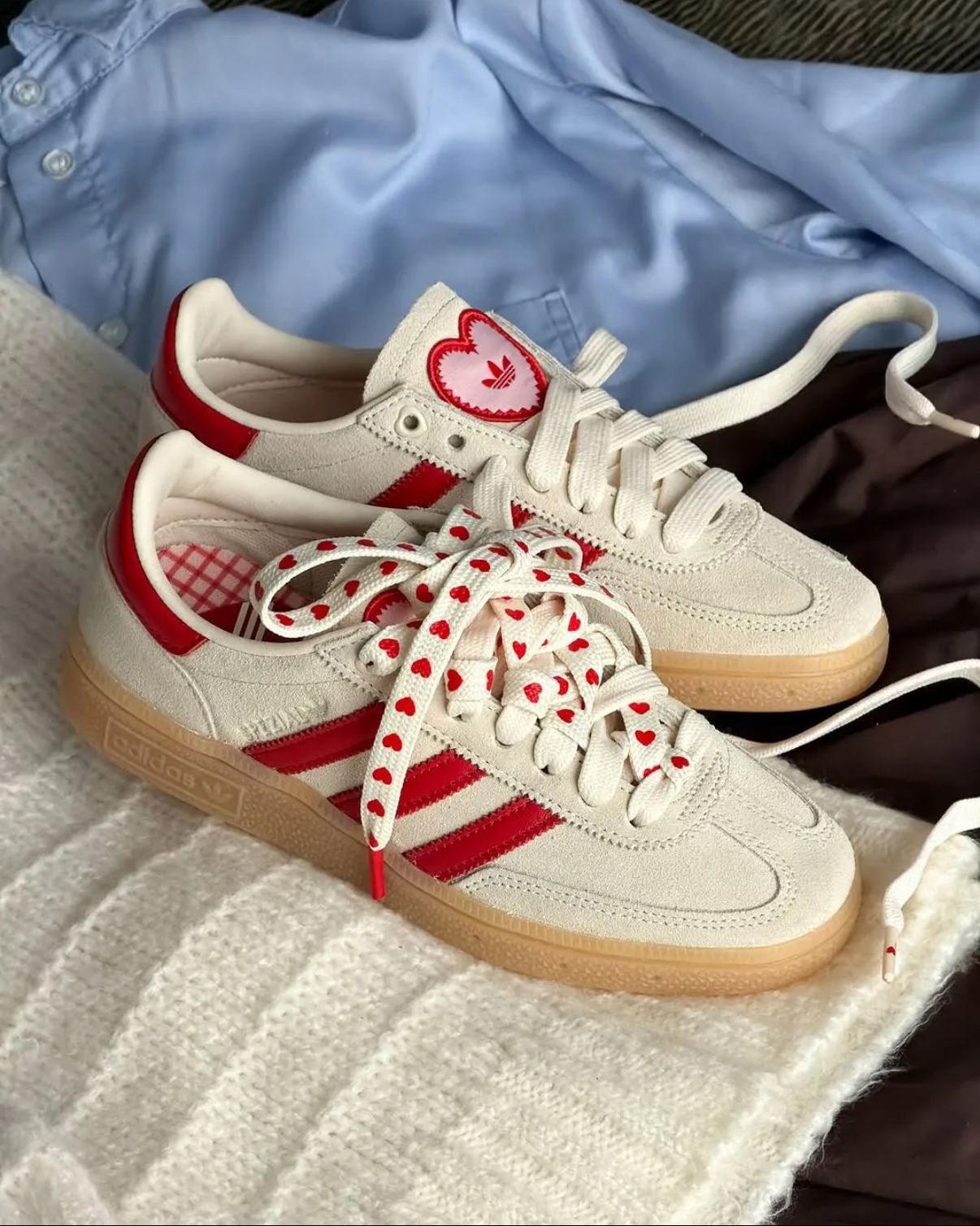 Adidas Originals Handball Spezial 情人節限定 白紅色 麂皮 愛心 焦糖底 復古 德訓鞋 T頭鞋 KH9044/預購