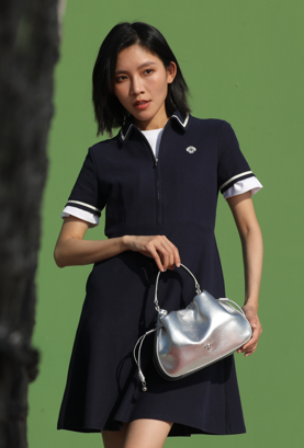 FLORENCE 皺摺斜揹袋