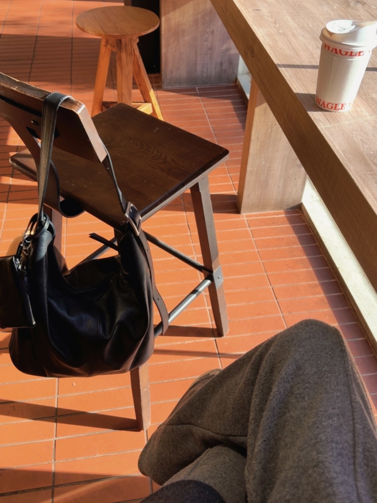 奈奈包色！最貴棟設計師高級羊皮2WAY扣環拉鍊大包(2色)