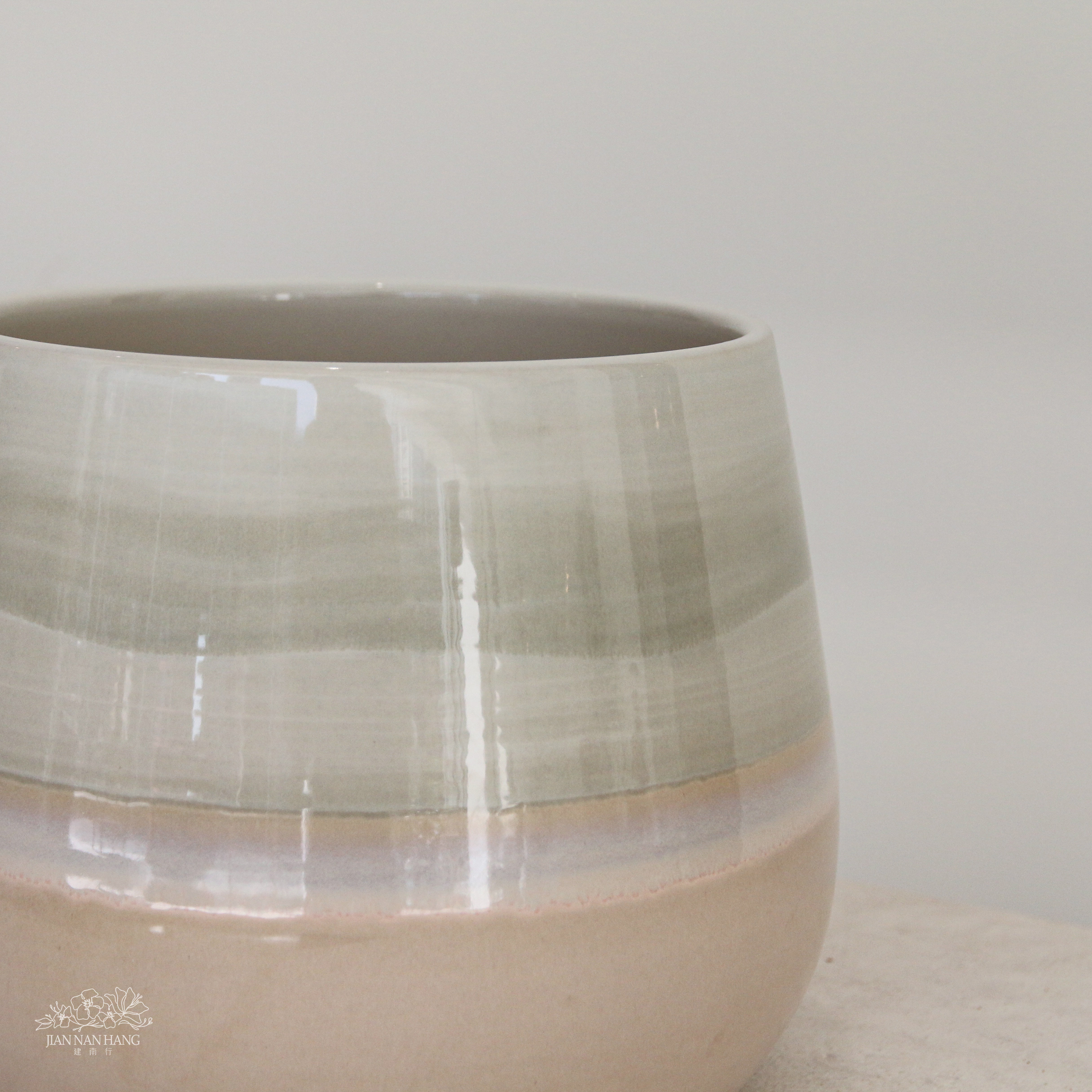 陶瓷花器 聚圓 灰釉粉綠