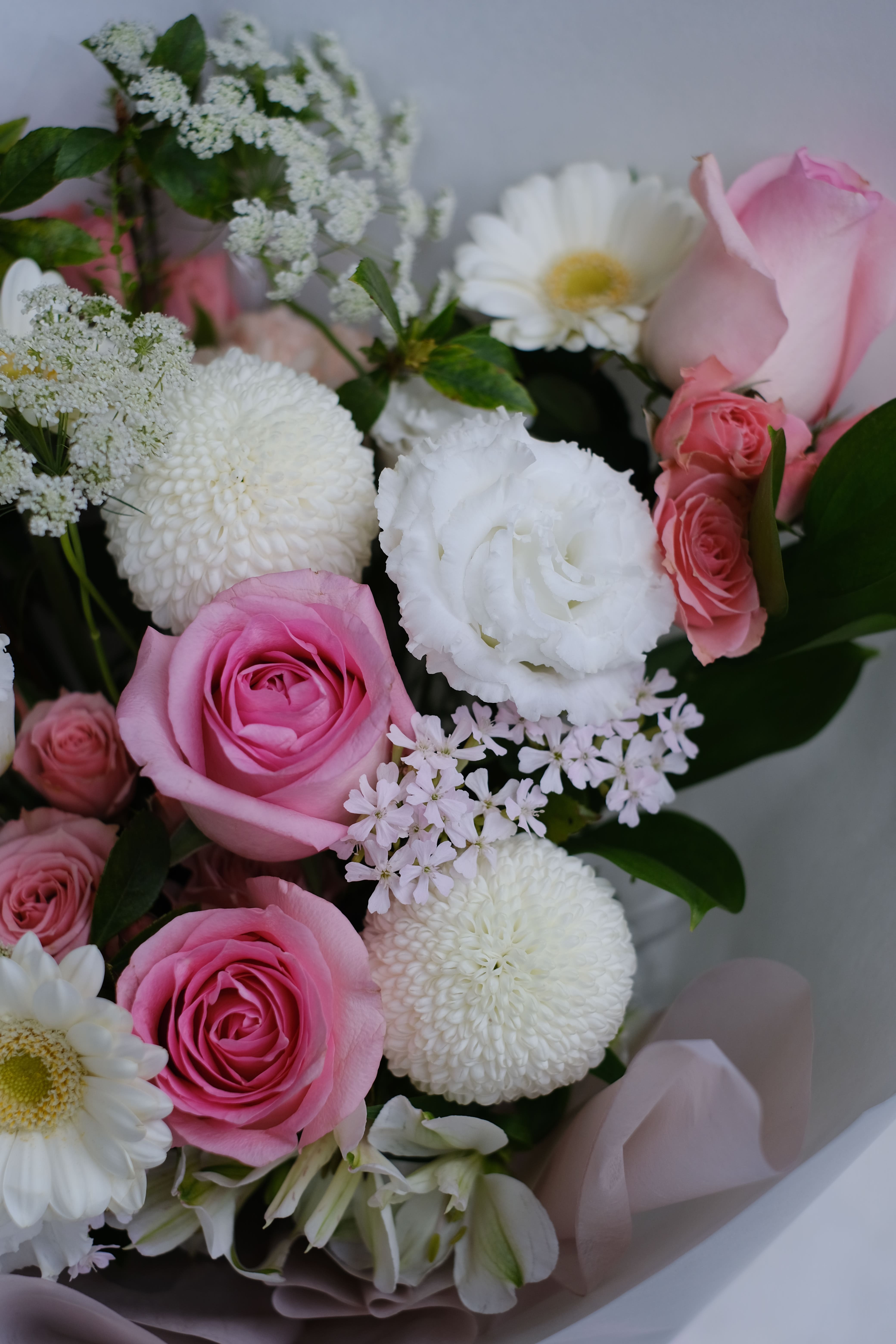 隨心所欲｜粉白色系花束　　　[從輕捧到滿懷都是同樣的心意]