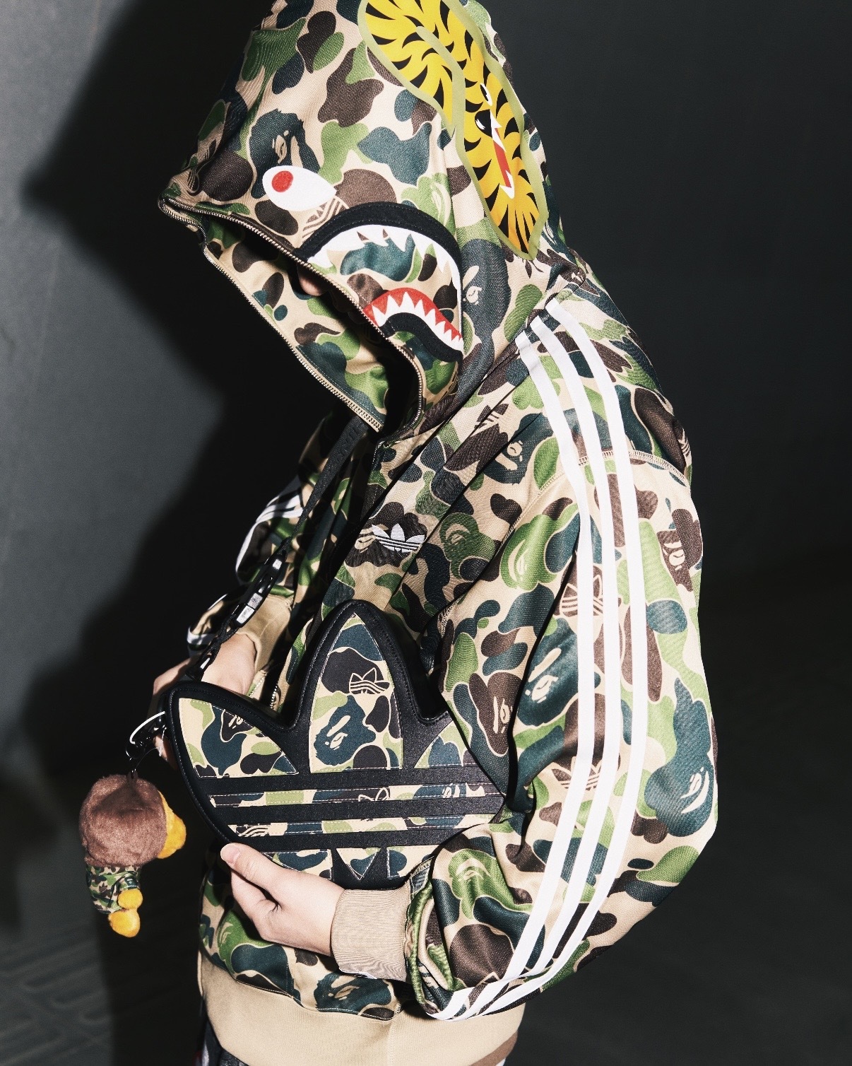 BAPE X ADIDAS SHARK TRACK HOODIE 迷彩 鯊魚 連帽外套 拉鍊外套 男款 KF4916 / 預購