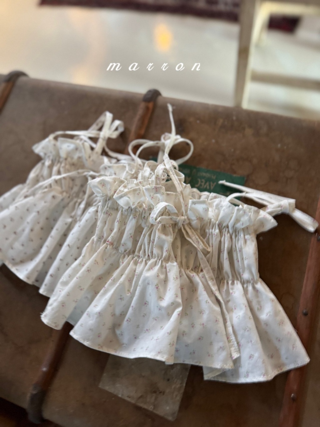 韓國🇰🇷marron 碎花縮胸綁帶上衣(XS-L)