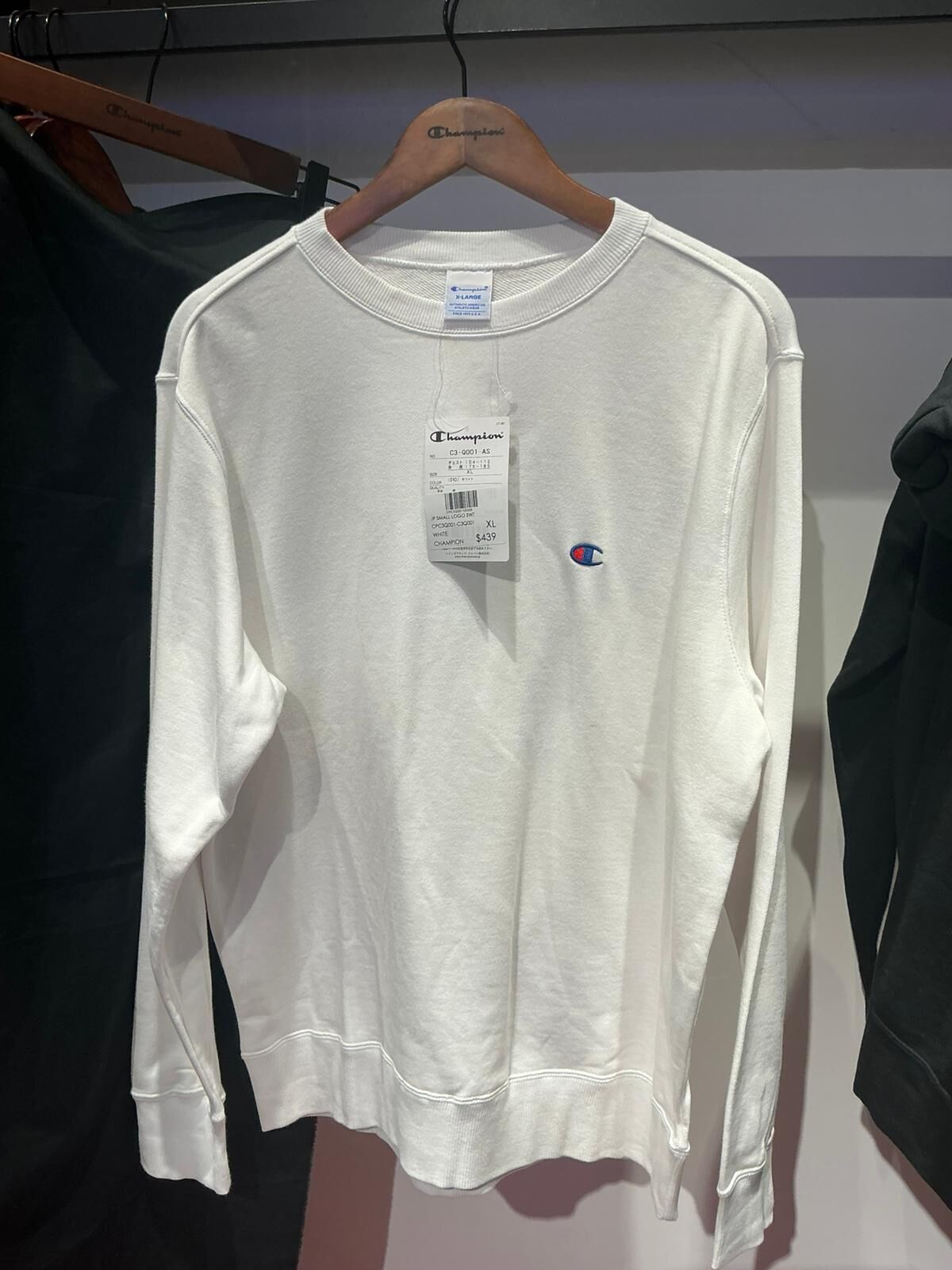 TOP-CCG0209-012 JP SMALL LOGO SWT WHITE-C3Q001 (A12S-XL)