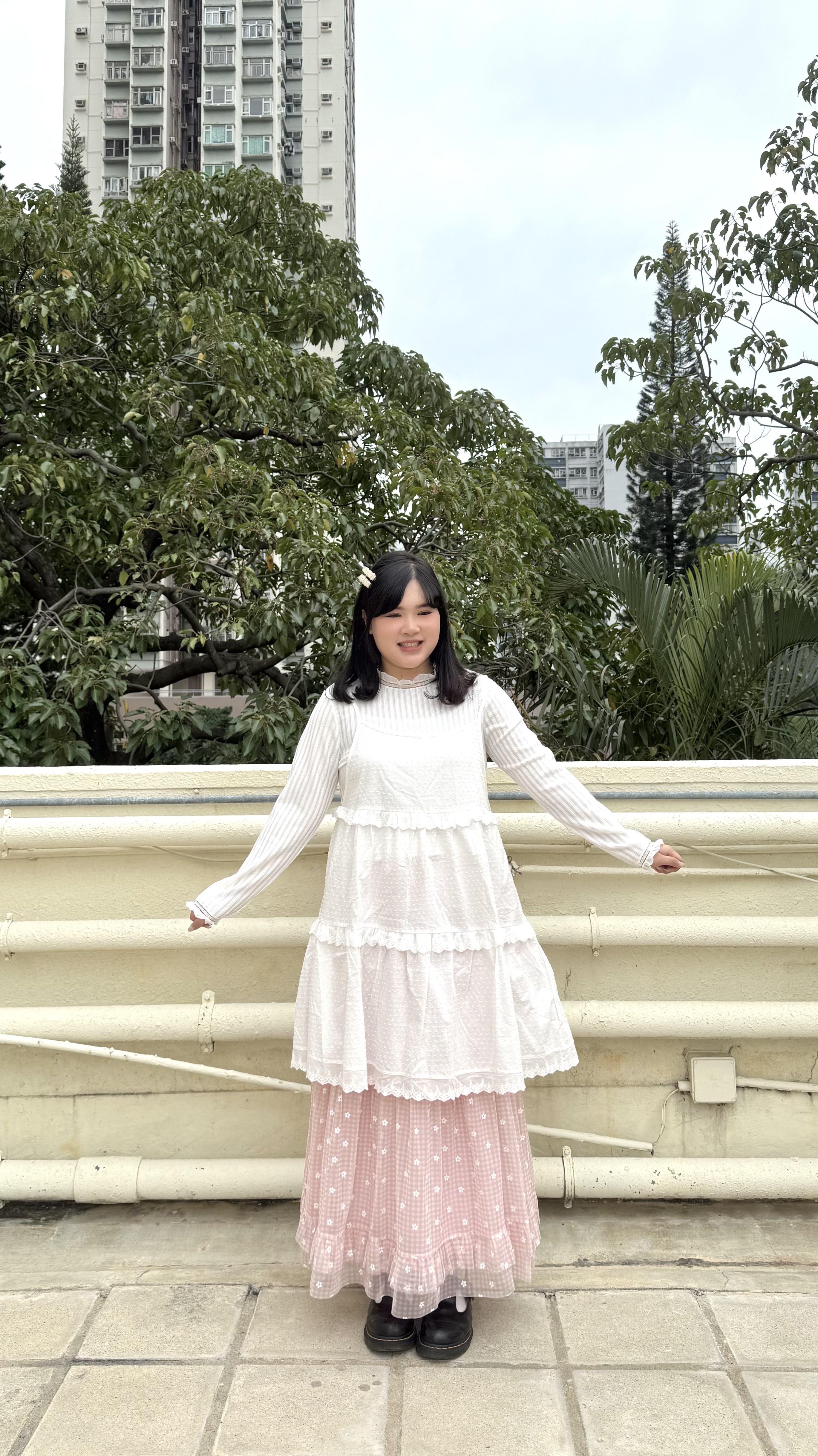 點點花邊吊帶外搭