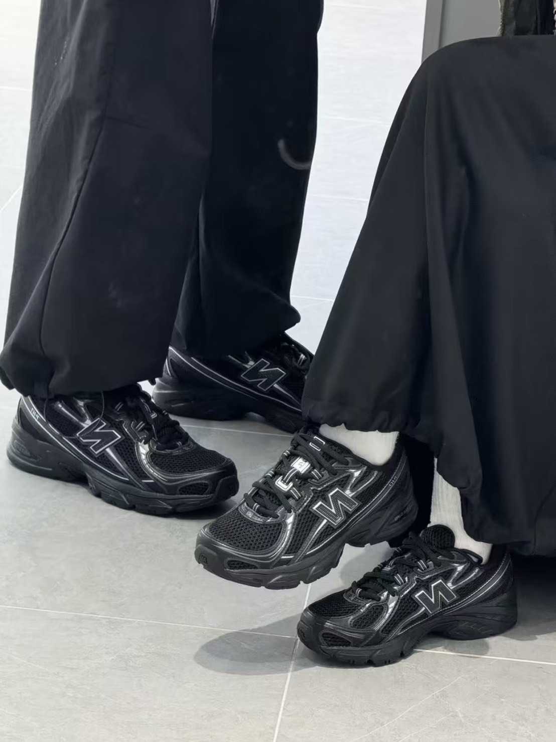 NEW BALANCE 740 復古黑銀