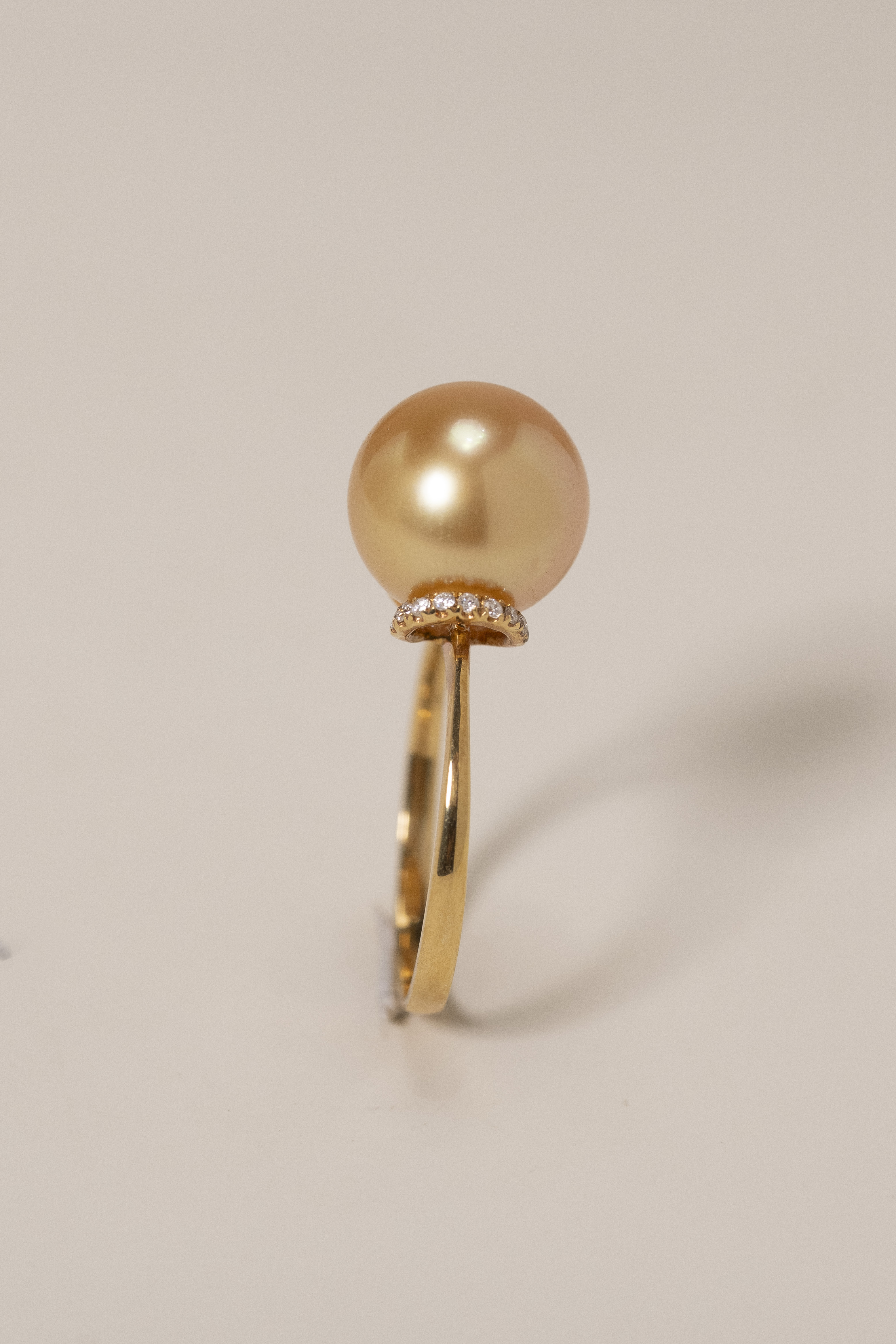 18K Golden Pearl Diamond Ring