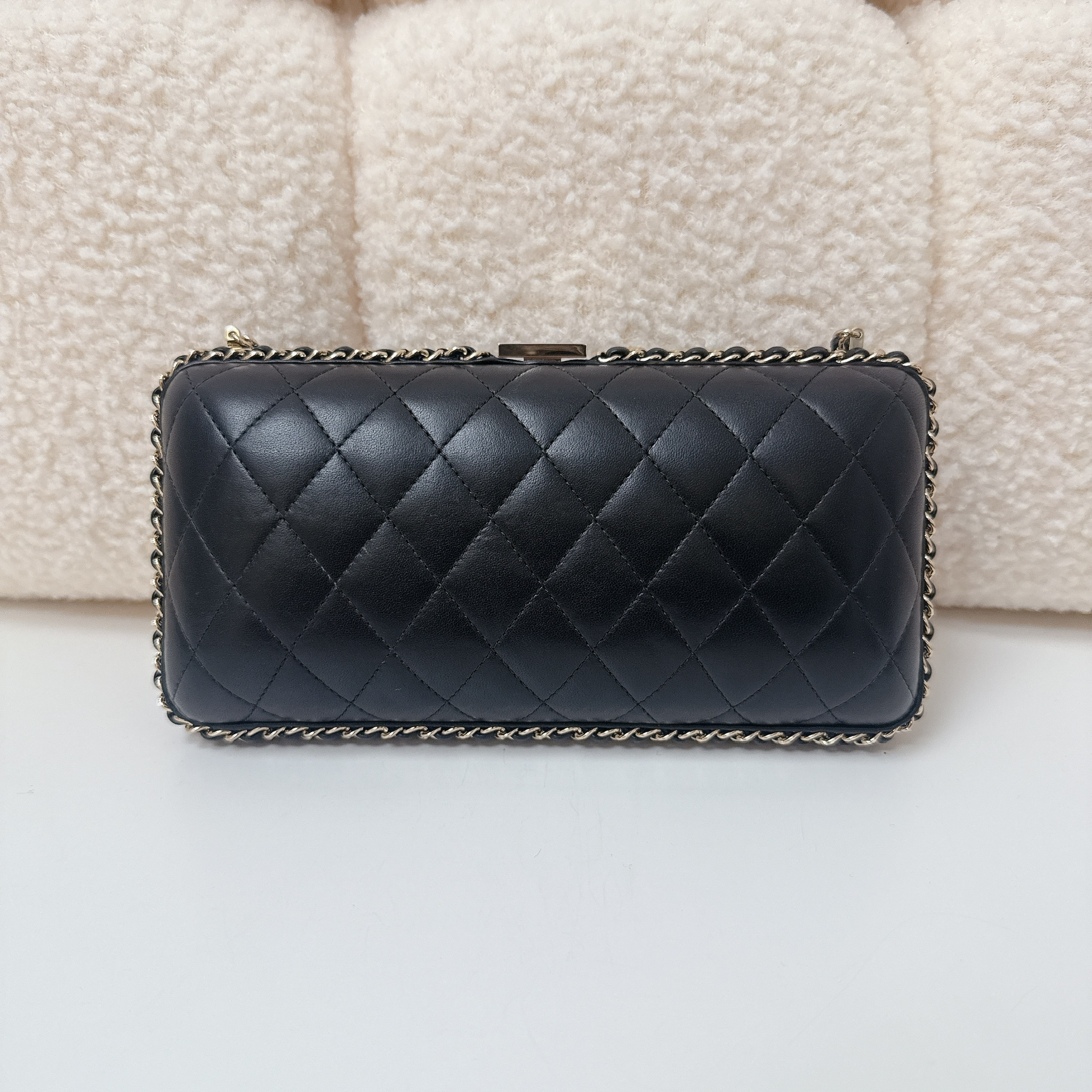 Chanel Clutch With Pearl - Black / Ghw