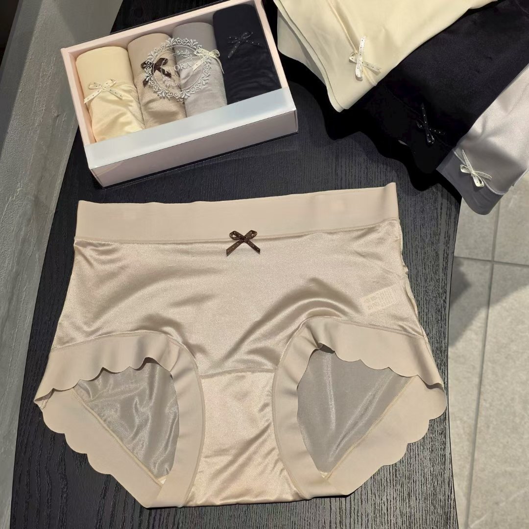 FL5515 絲滑感波浪邊內褲 4條套裝 *特價* (充值購物金不適用)