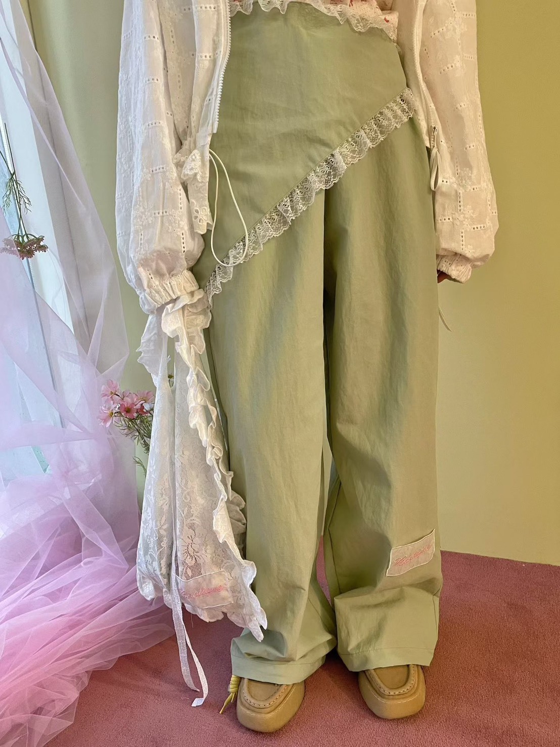 斜蕾絲圍裙長褲