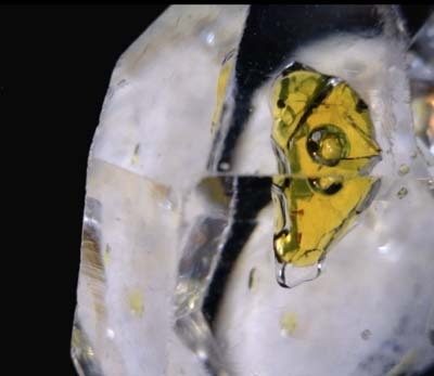 產自於巴基斯坦的閃靈鑽特色