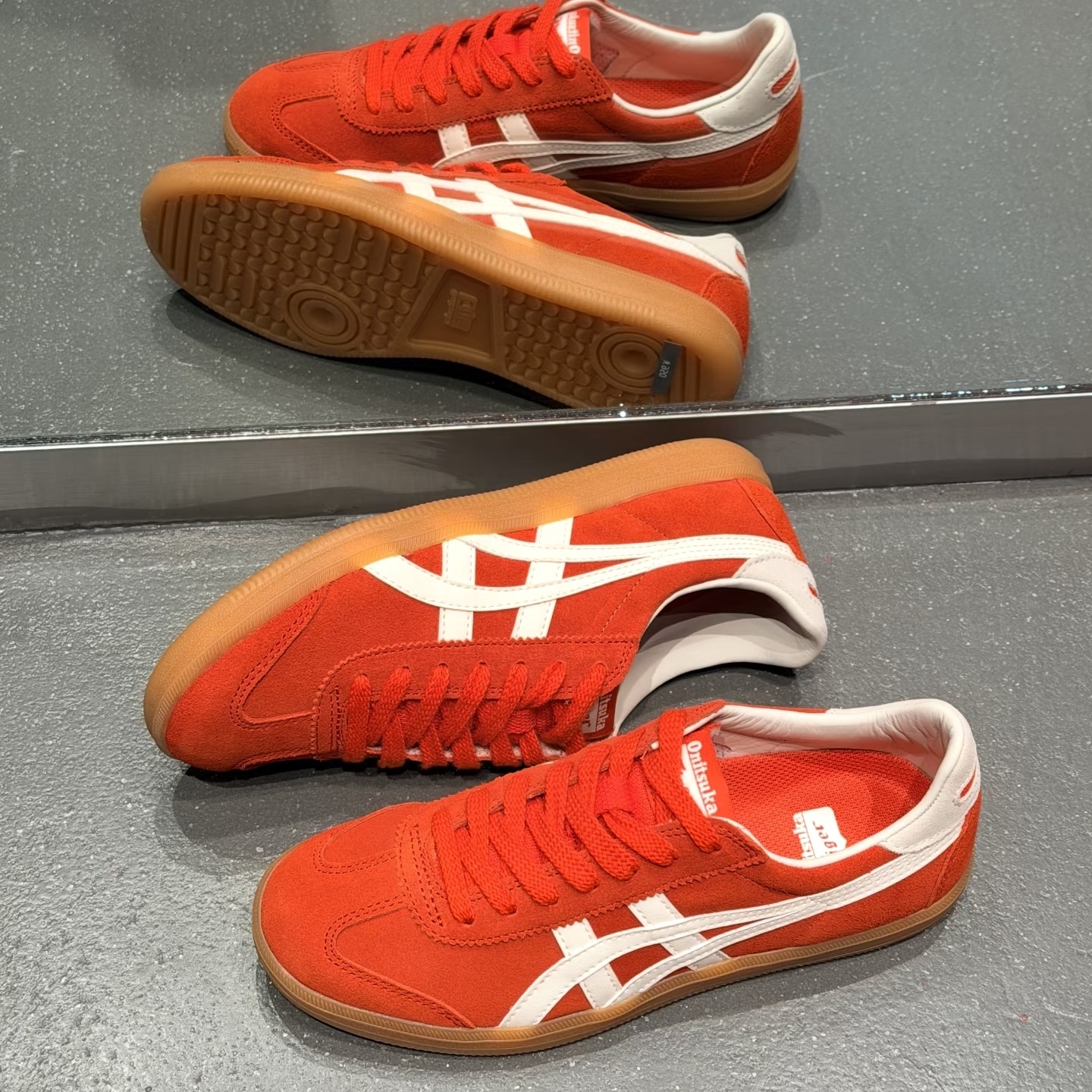 ONITSUKA TIGER 鬼塚虎 紅白 麂皮 德訓鞋 中性款 1183C431-600