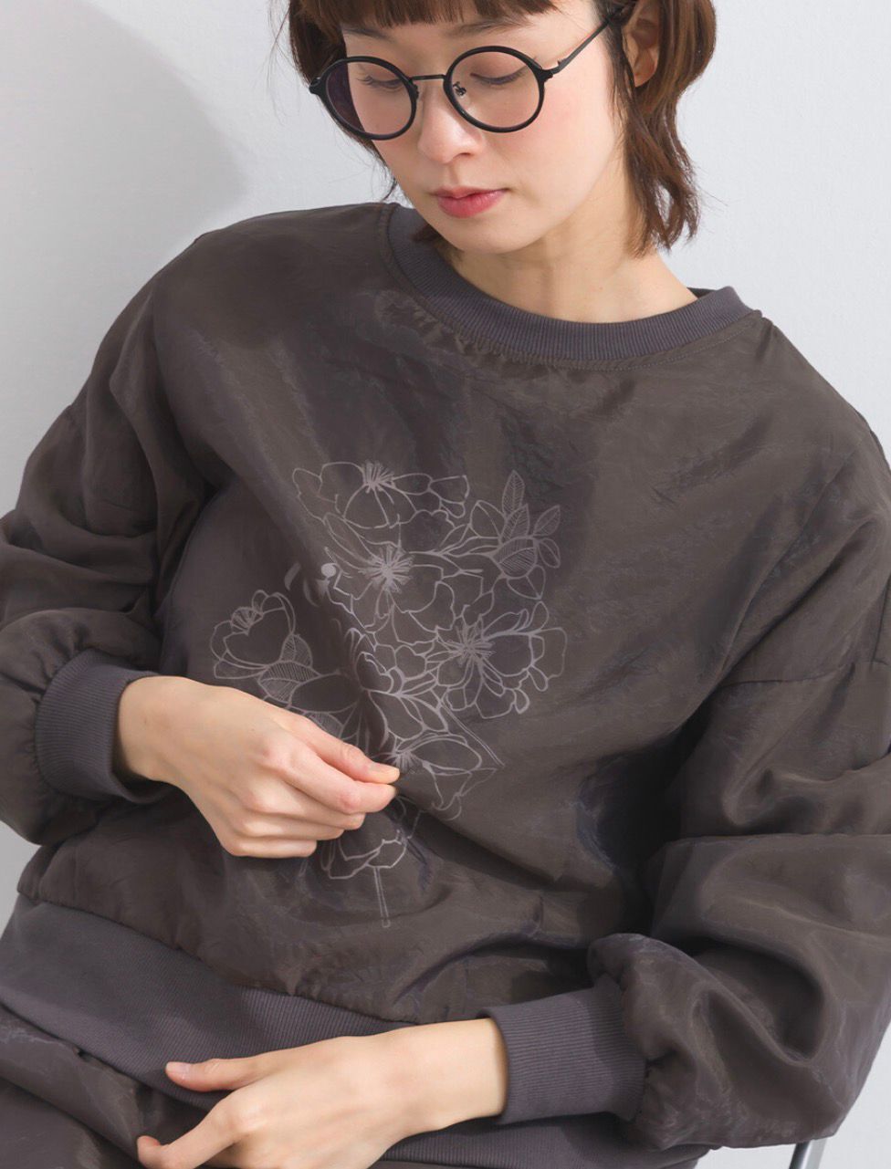 【預購】JN0209102 LUPILIEN 歐根紗拼接花束刺繡衛衣