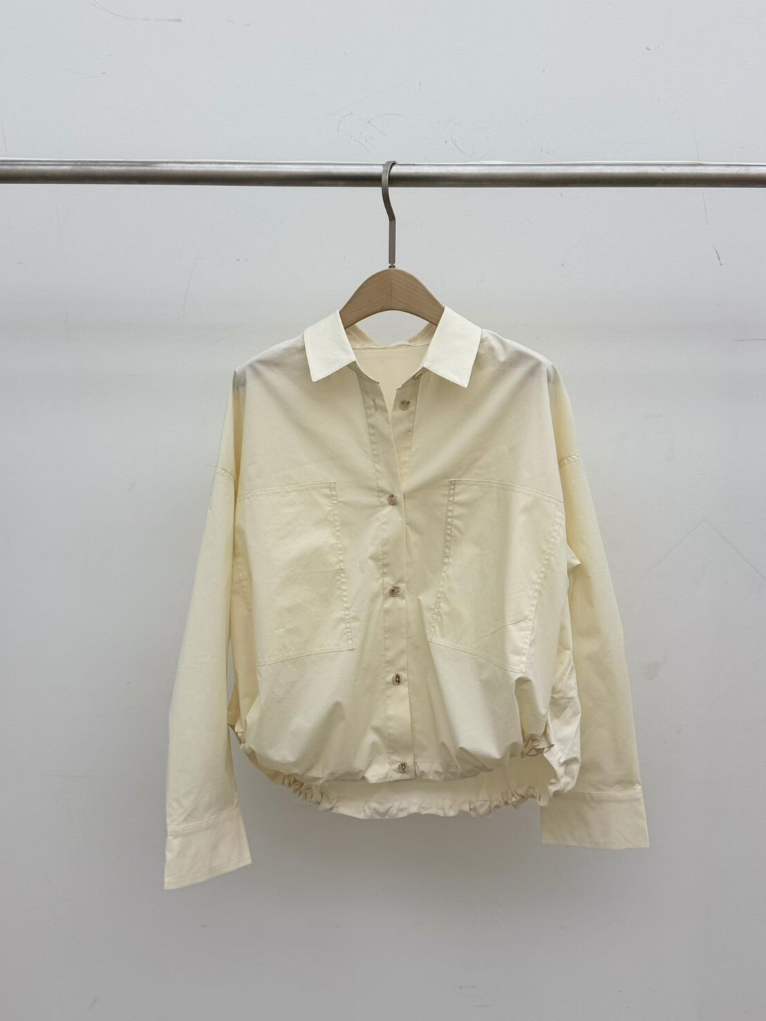 草莓奶昔單口袋縮腰造型翻領排釦上衣 / 2色