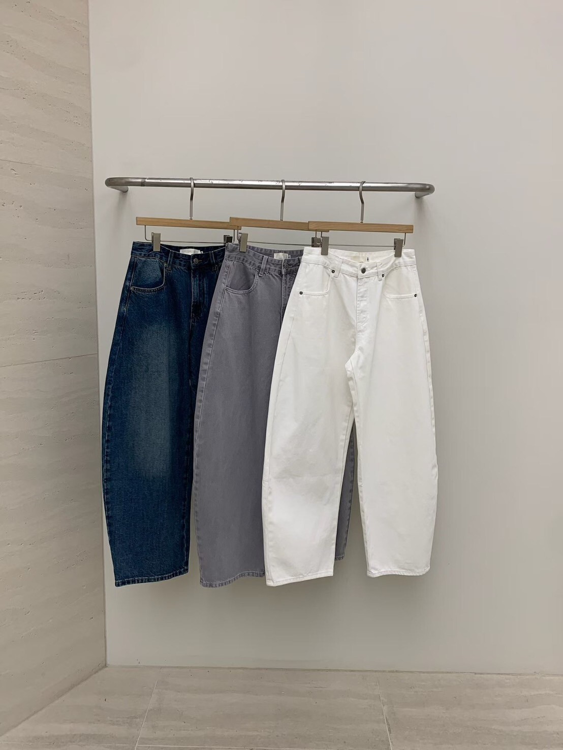 時髦女子挺版彎刀牛仔褲-S-L / 3色