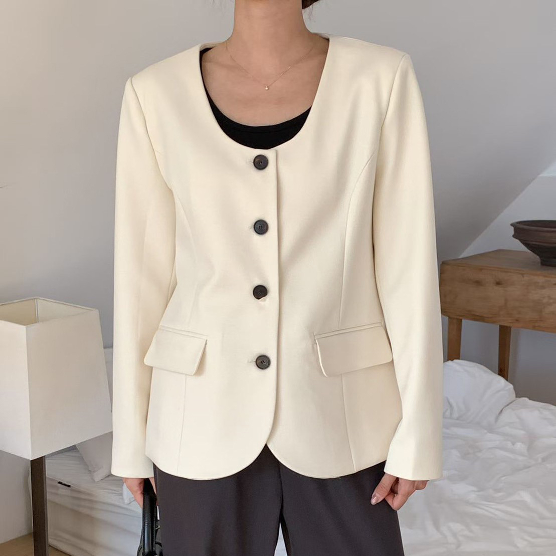 韓妞氣息圓領排釦西裝外套 / 2色