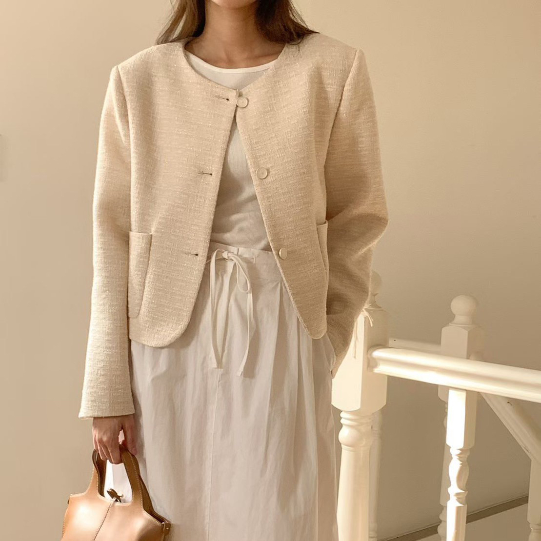 溫柔女子雙口袋圓領織紋感排釦外套 / 3色