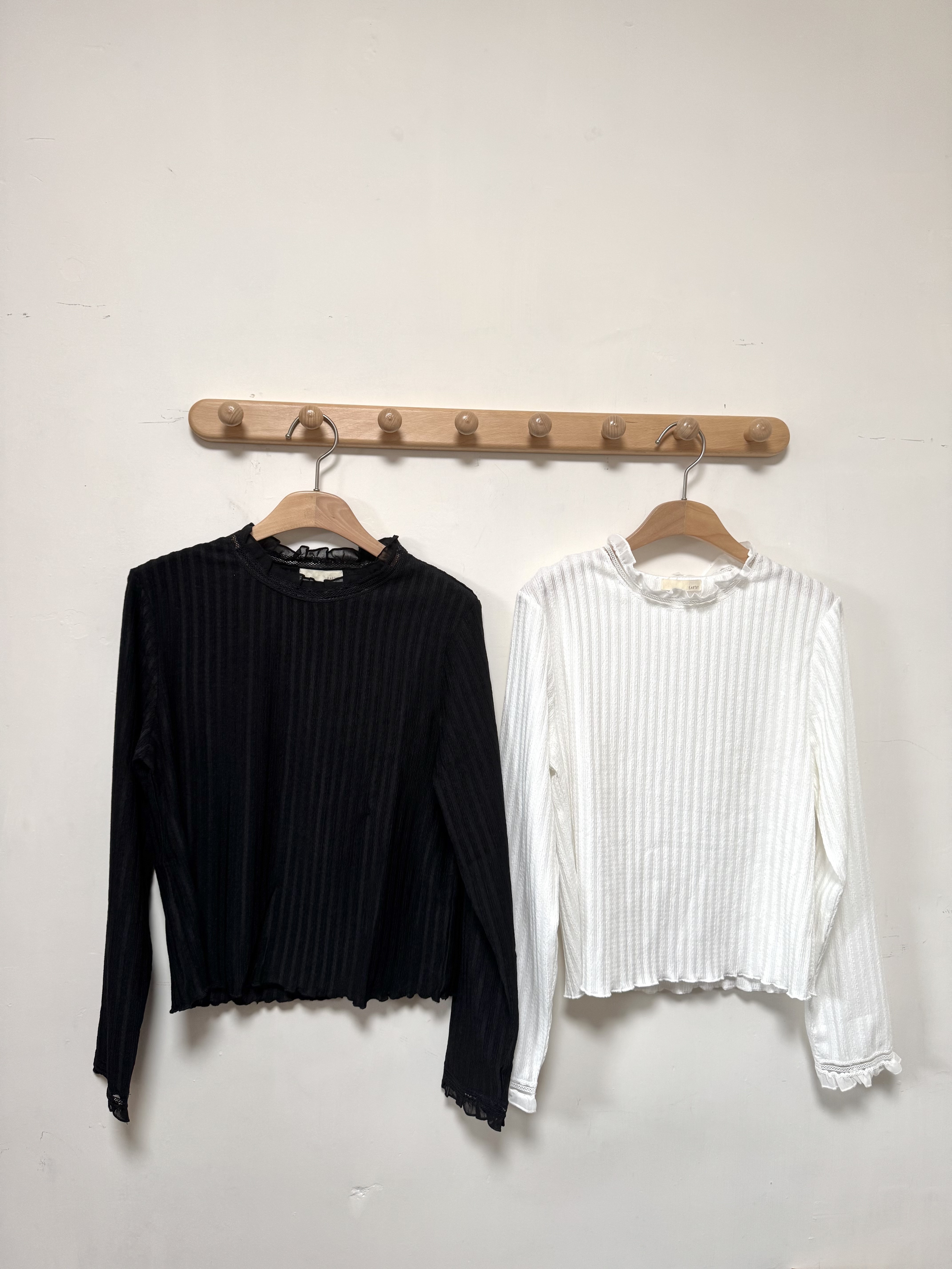 Lace 直紋長袖打底