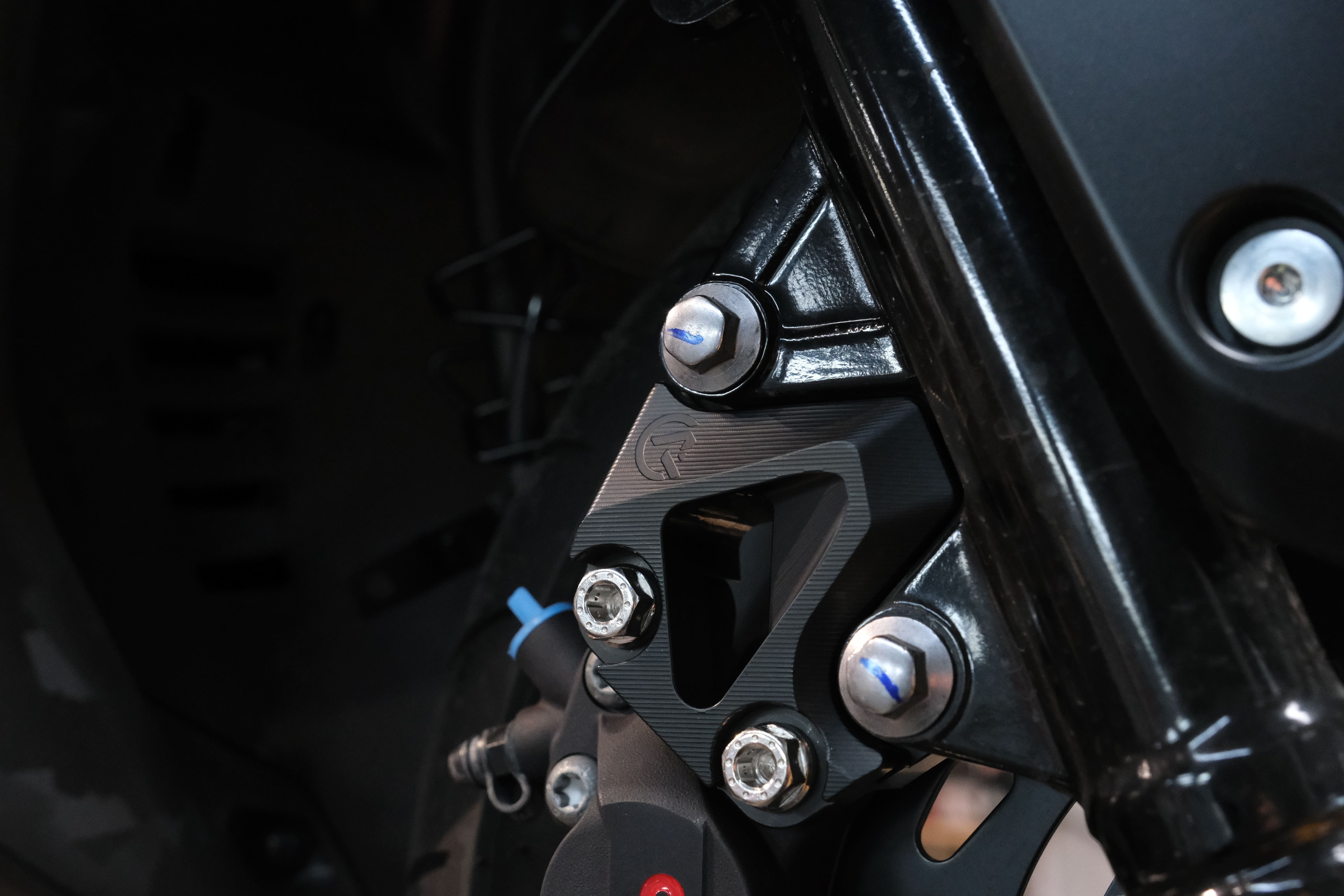 暴力虎 七代戰專用 對四卡座 導風罩