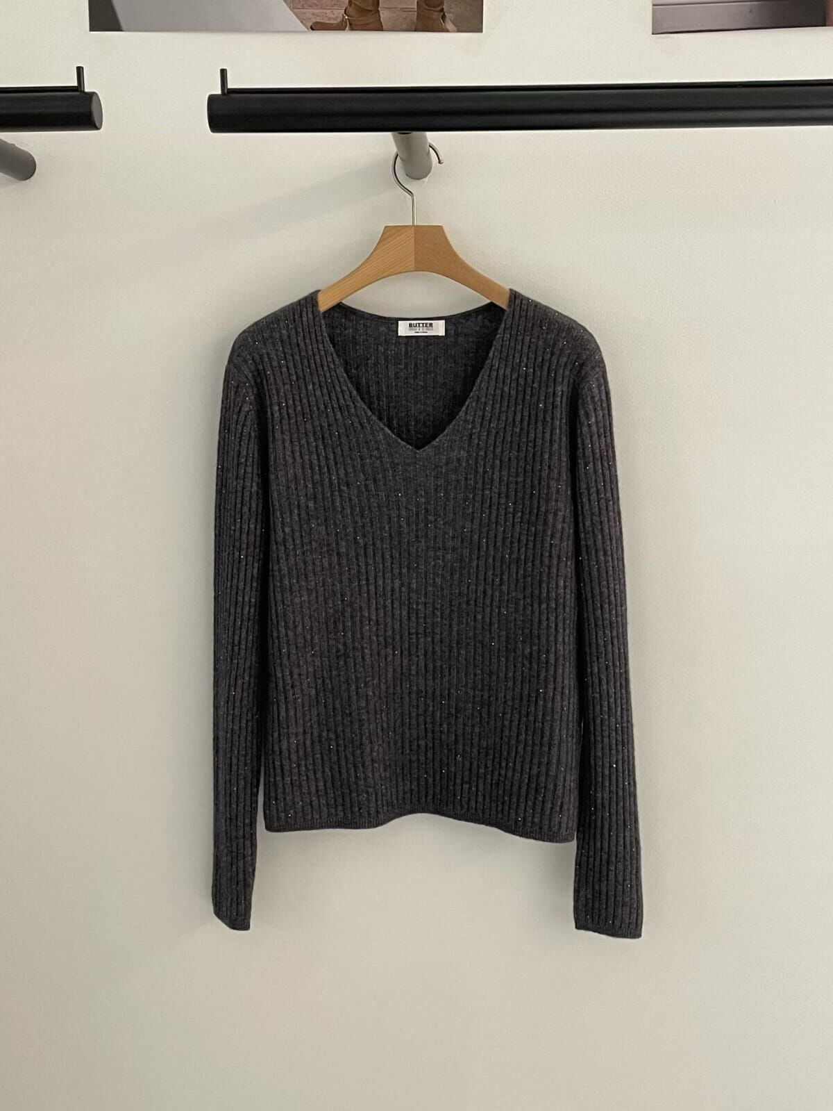 BU5508 幻彩細閃石V領羊毛上衣 *特價* (充值購物金不適用)