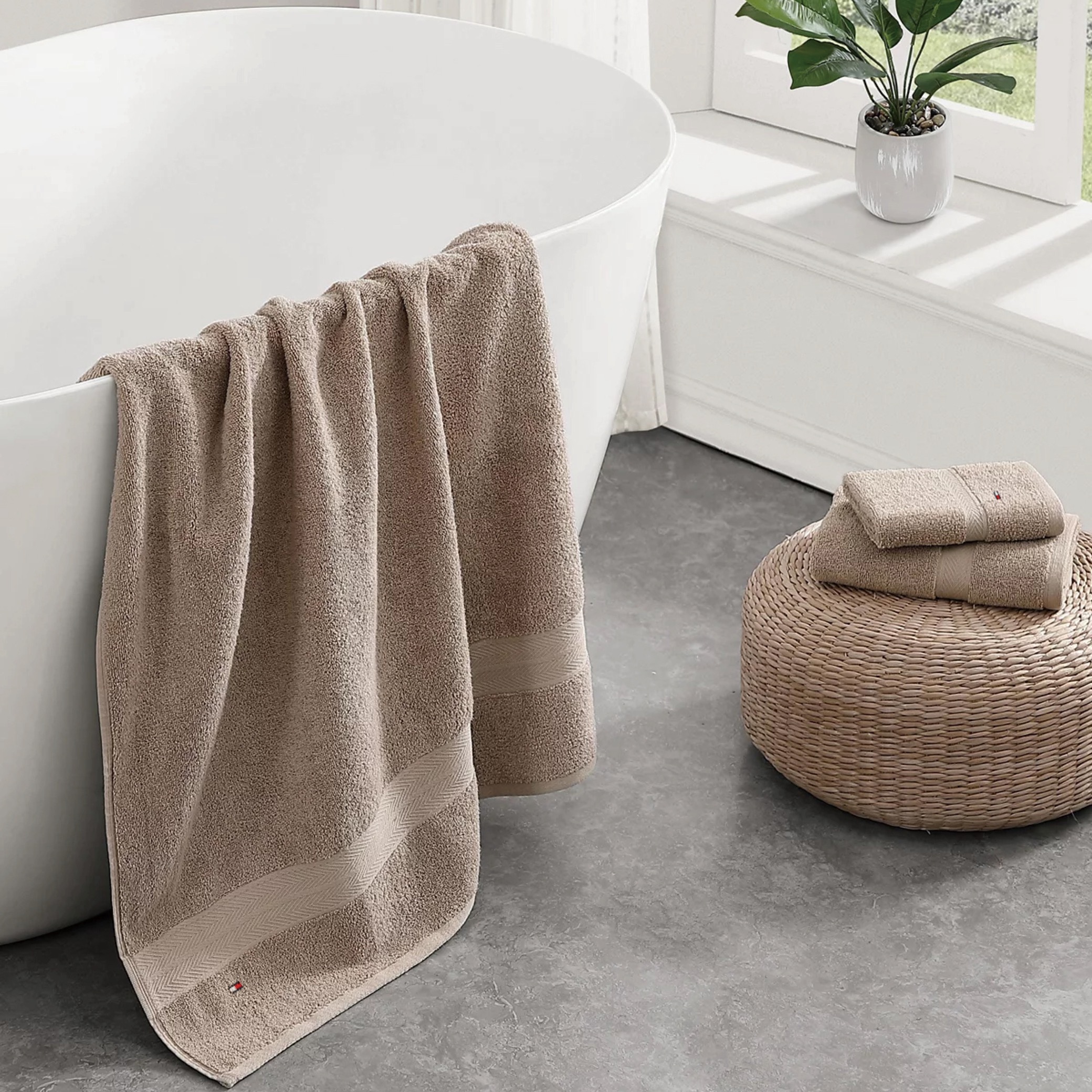 Tommy Hilfiger Home - Modern American Solid Cotton Towel