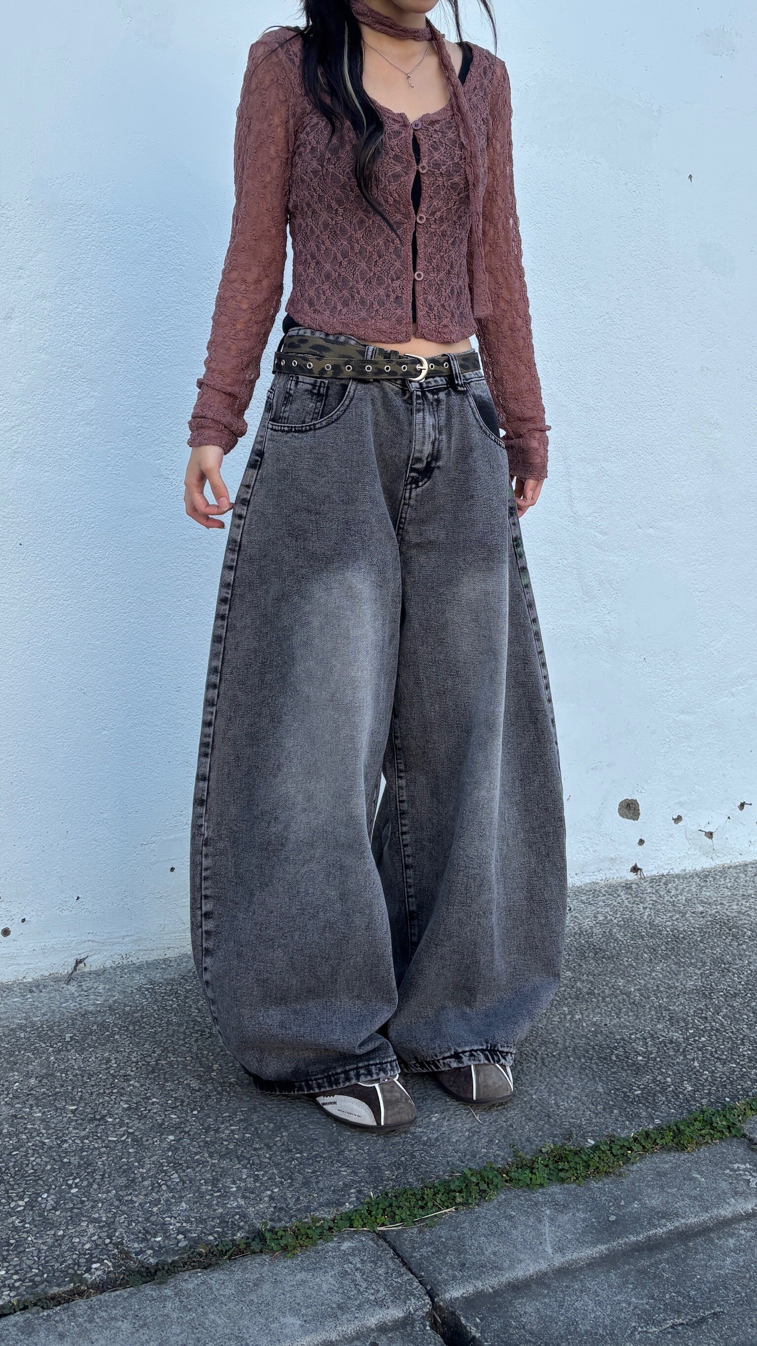 刷白牛仔廓形彎刀褲