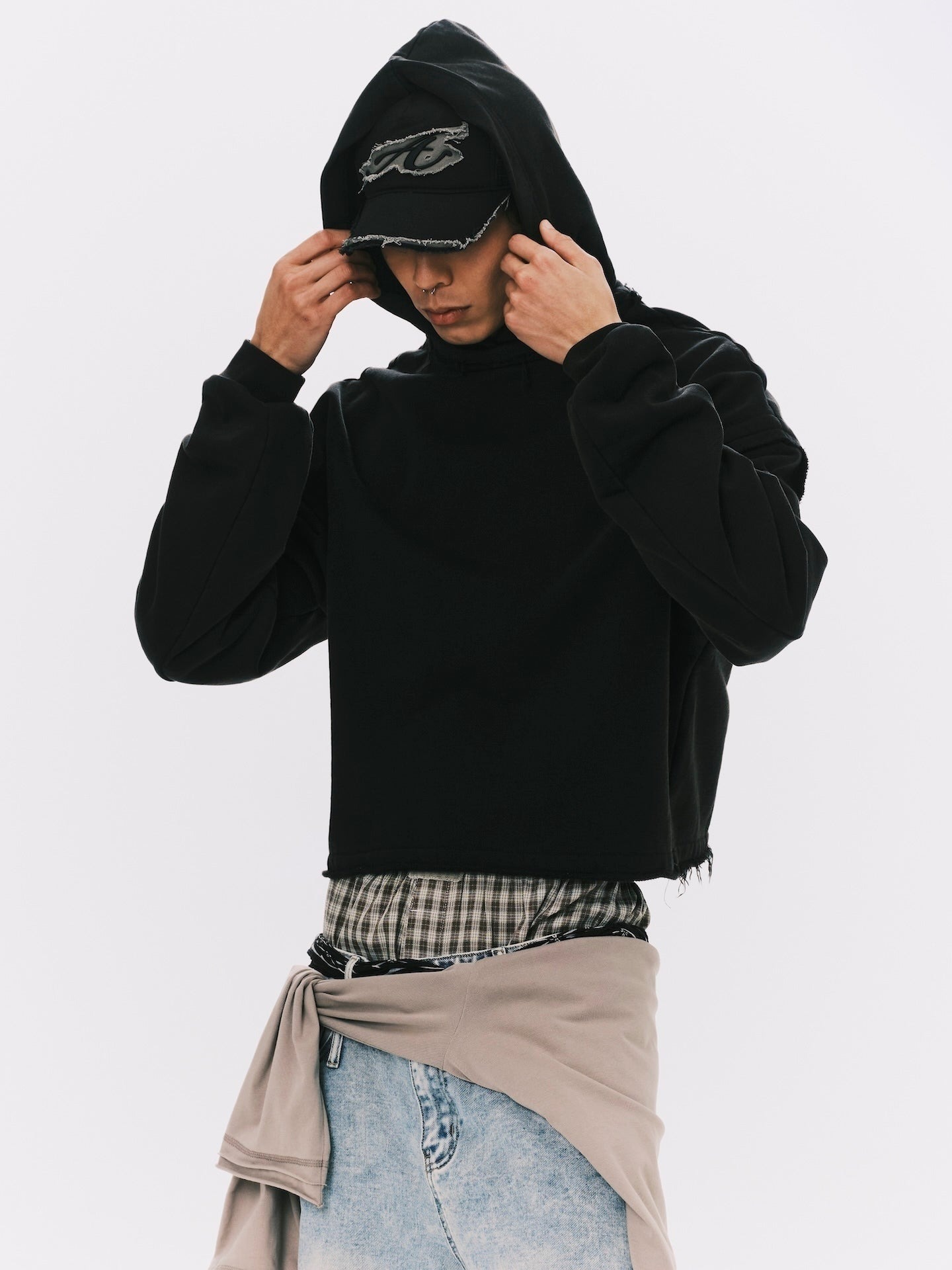 ANOWHEREMAN｜Boxy Raw Edge Hoodie (Black)