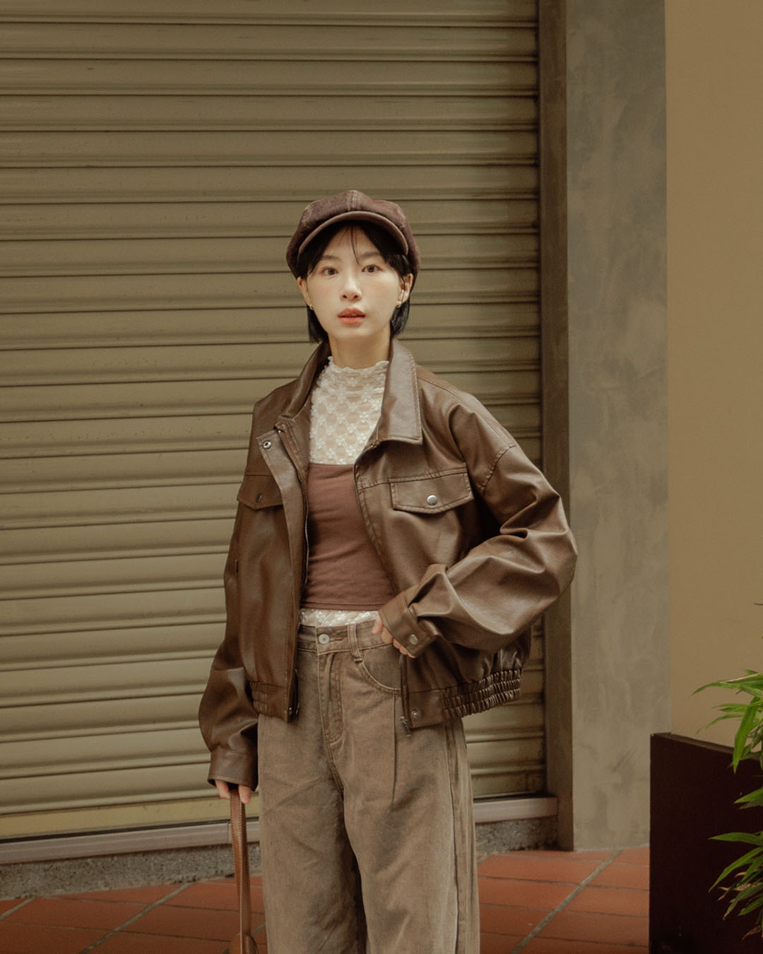 翻盖口袋造型短版皮革夹克外套-咖啡【02060132】现+预